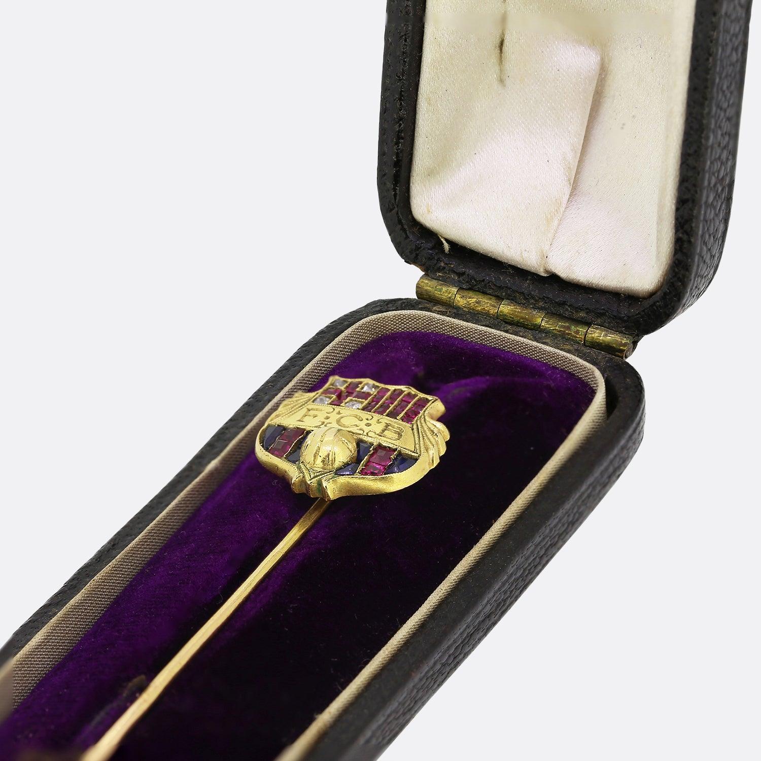 Alfiler de bastón antiguo del Fútbol Club Barcelona de zafiro rubí y diamantes Corte europeo antiguo en venta