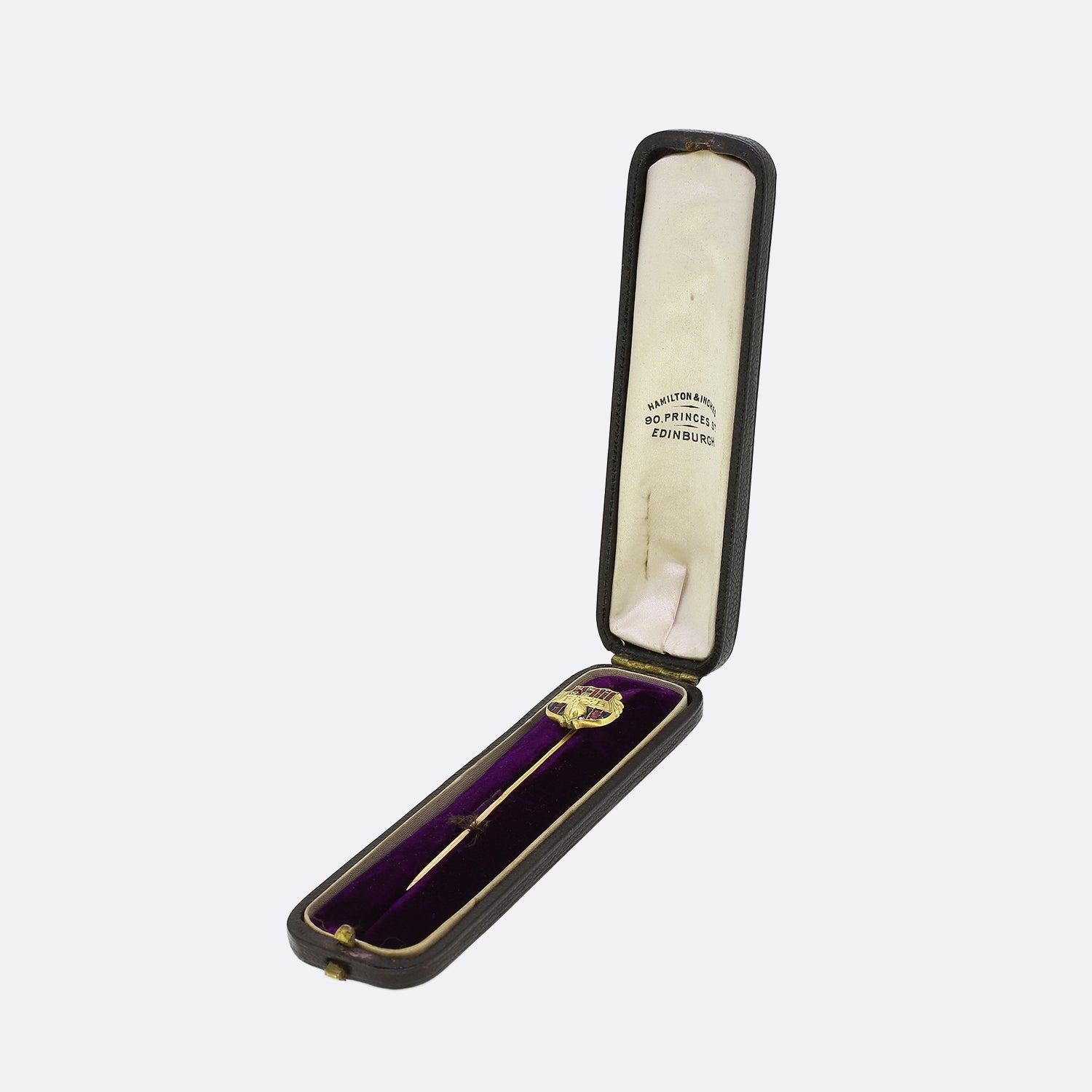 Alfiler de bastón antiguo del Fútbol Club Barcelona de zafiro rubí y diamantes en Bueno estado para la venta en London, GB
