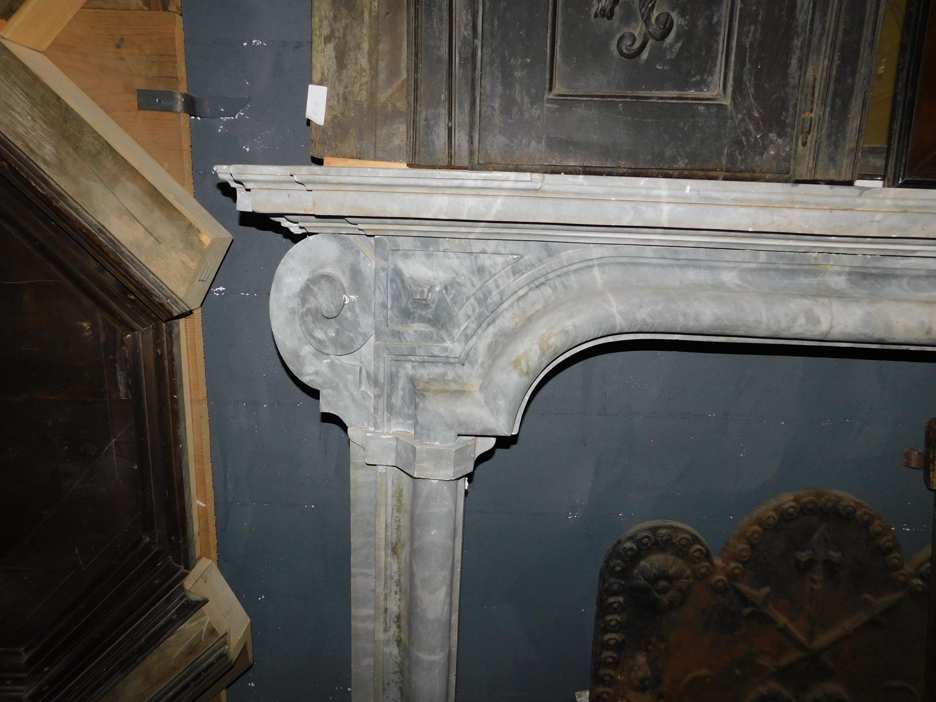 Antique Bardiglio Gray Marble Fireplace, 18th Century Italy For Sale 1