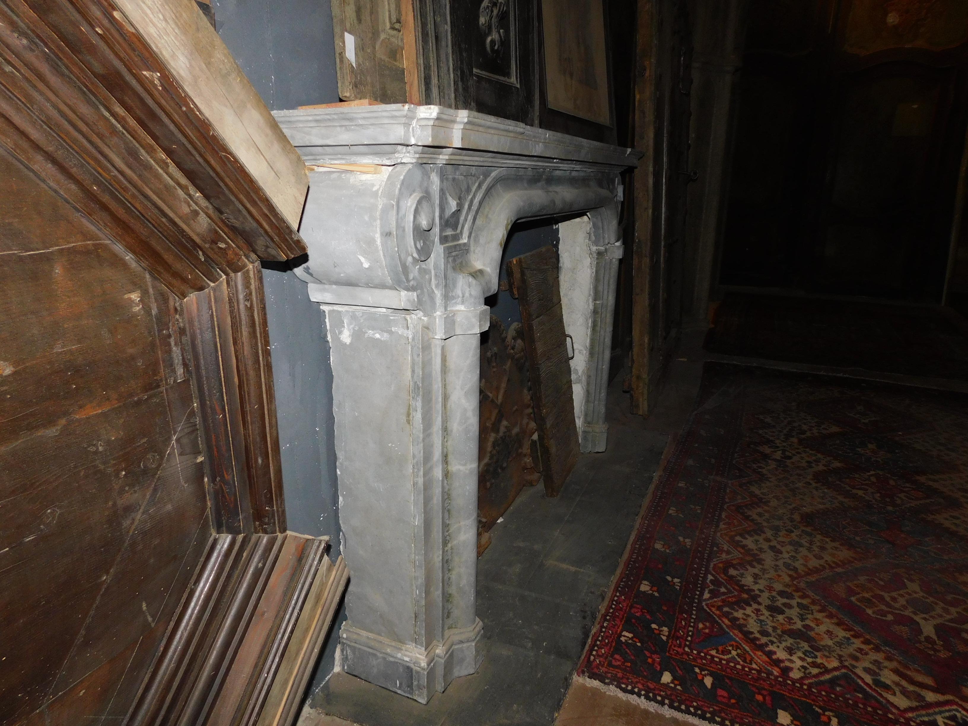 Antique Bardiglio Gray Marble Fireplace, 18th Century Italy For Sale 2