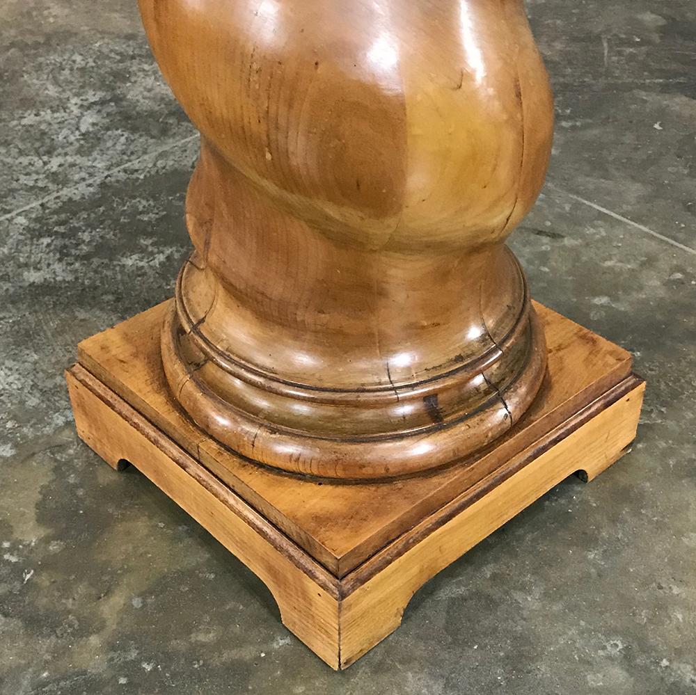 Antique Barley Solid Oak Twist Pedestal In Good Condition In Dallas, TX