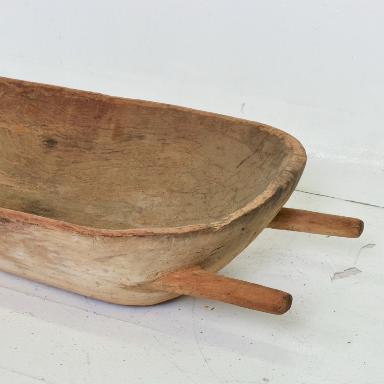 For your consideration, an antique barn wooden scalding trough animal feeder. It can be used as a planter, catchall, sculptural accessories.


Hand carved of a single plank of. Wood. The early 1930s, USA.


Dimension: 48 1/2