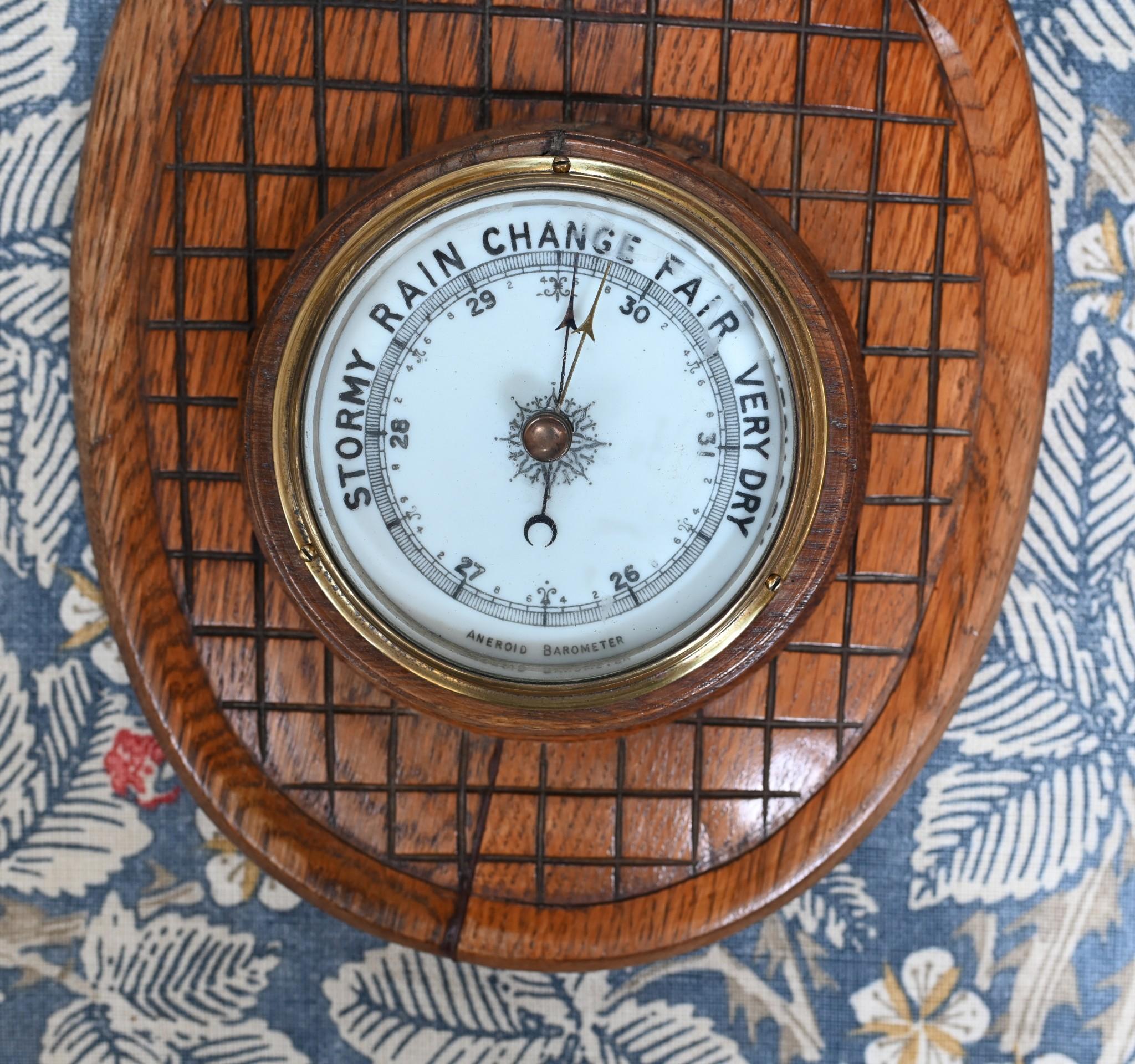 Antiguo Barómetro Tenis Club Raqueta Aneroide 1930 mediados del siglo XX en venta