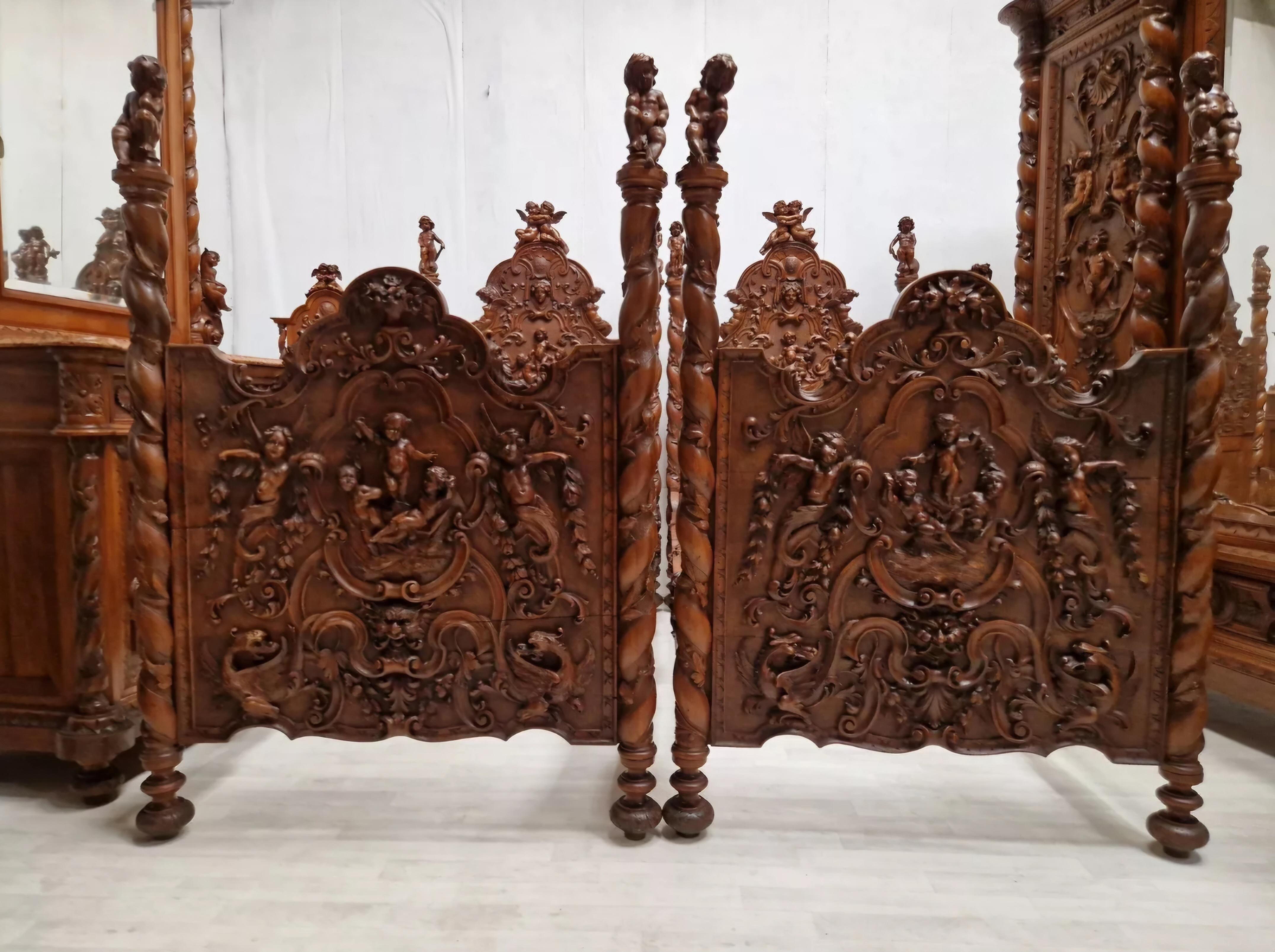 19th Century Renaissance Bedroom Set with King Size Bed In Good Condition For Sale In Buxton, GB