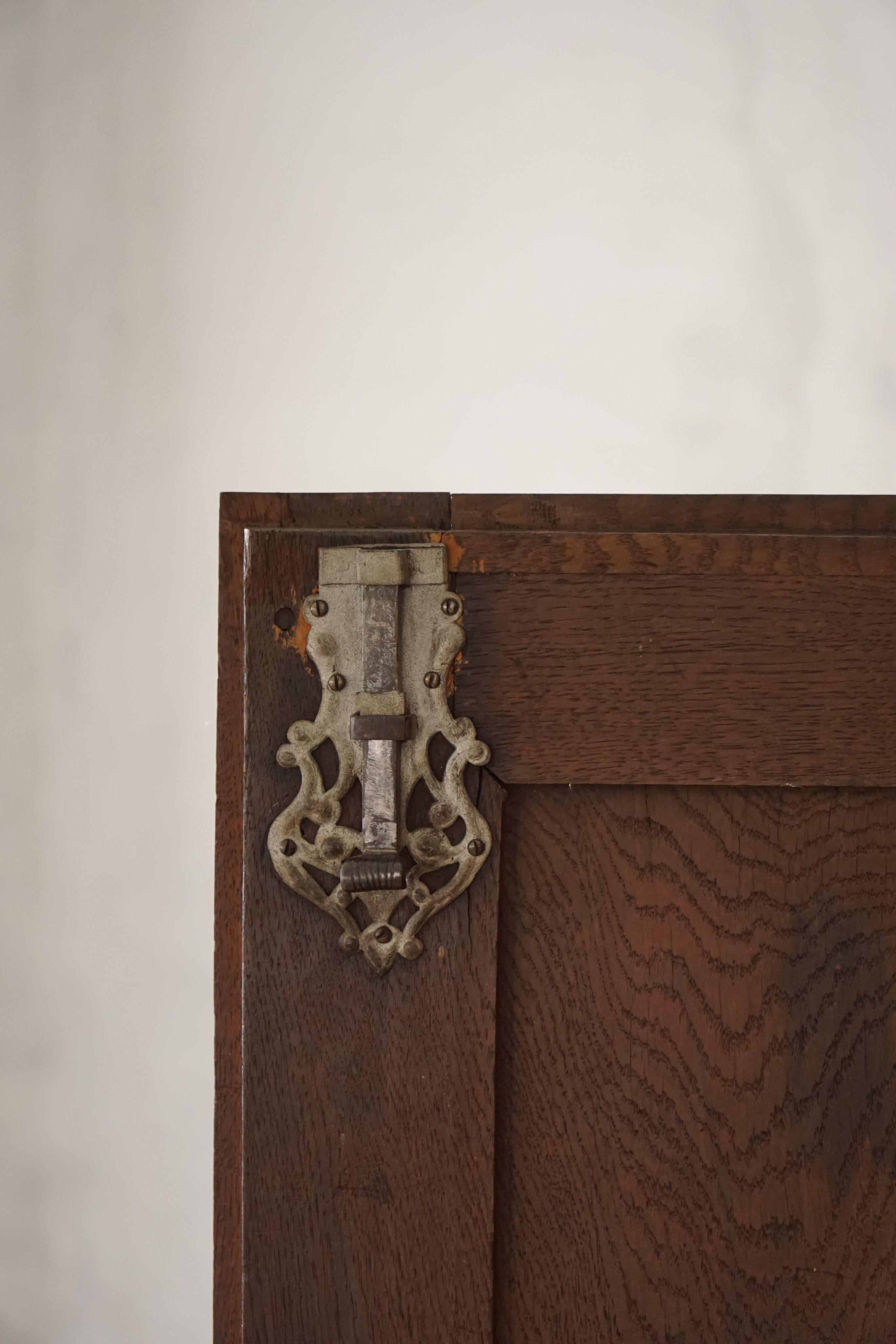 Ancienne armoire baroque en Oak massif, ébénisterie danoise, années 1700 en vente 8