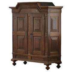 Ancienne armoire baroque en Oak massif, ébénisterie danoise, années 1700