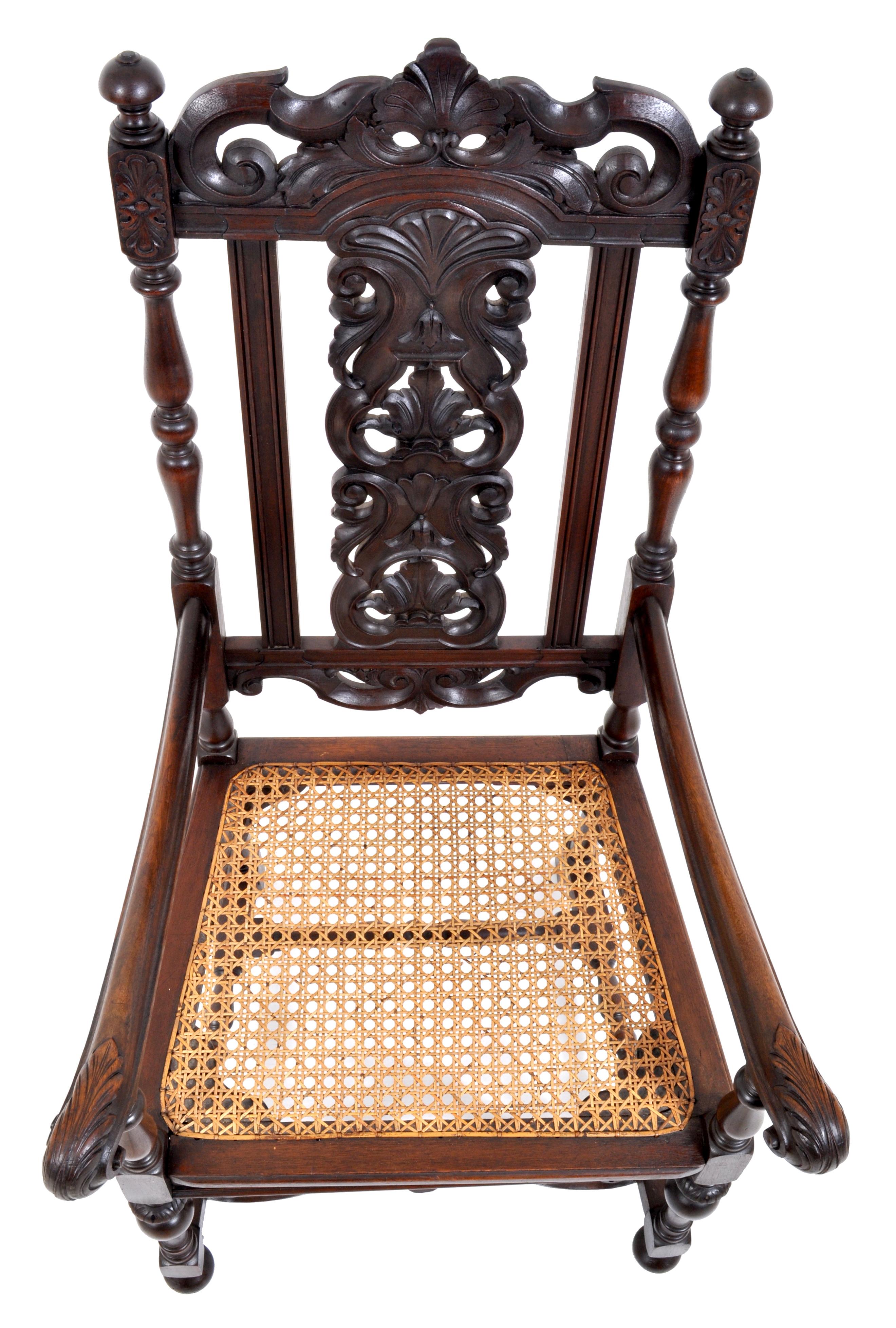 Anglais Chaise trône baroque ancienne en noyer sculpté:: vers 1880 en vente