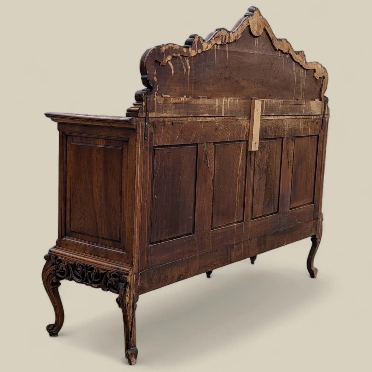 Antique armoire baroque en bois sculpté en vente 2