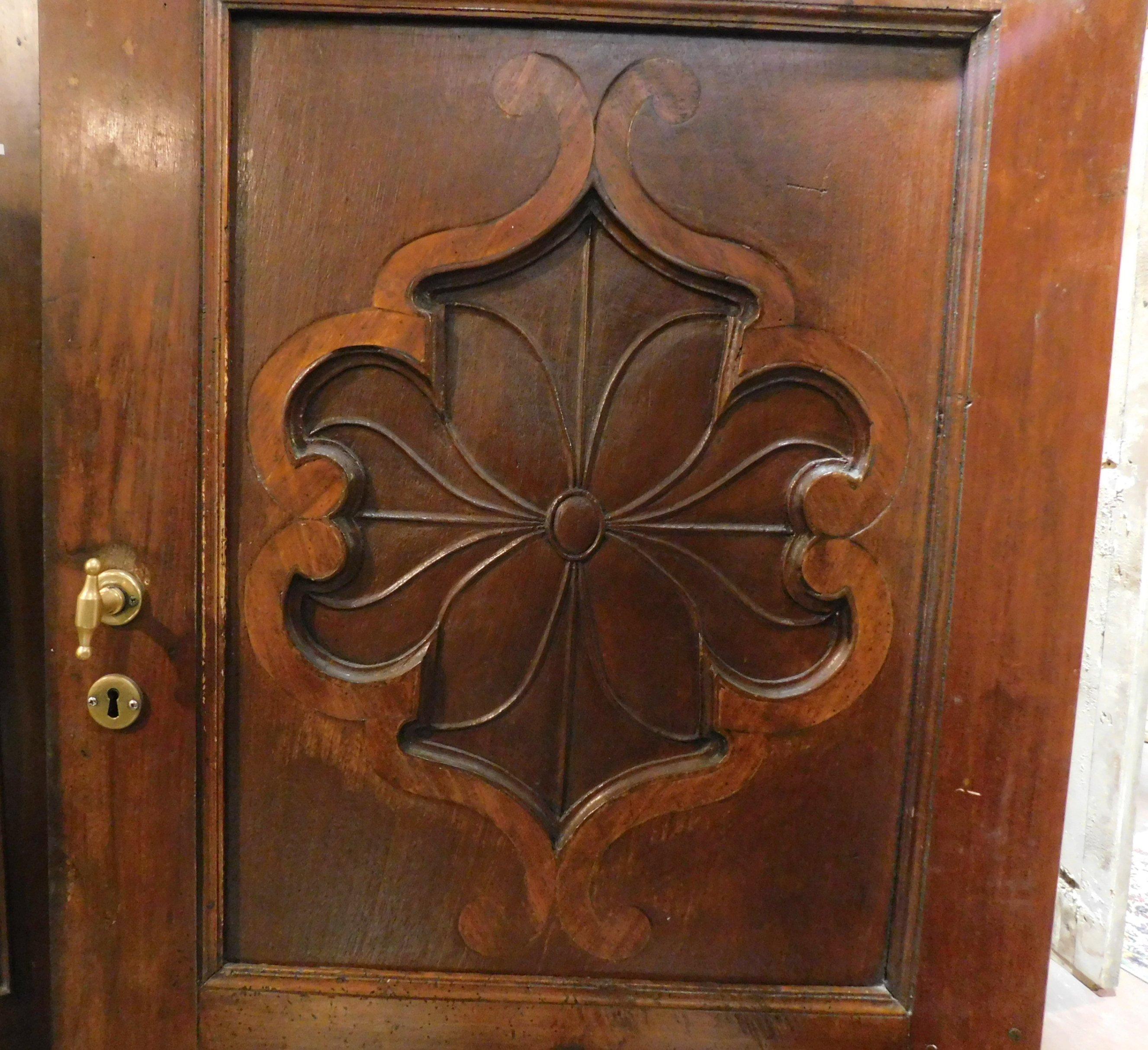 Antique Baroque Door Carved and Inlaid, Carved in Walnut, '700, Italy For Sale 4