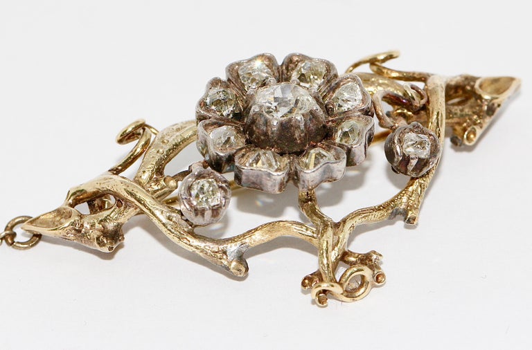 Antique, Baroque Gold Diamond Brooch In Good Condition For Sale In Berlin, DE