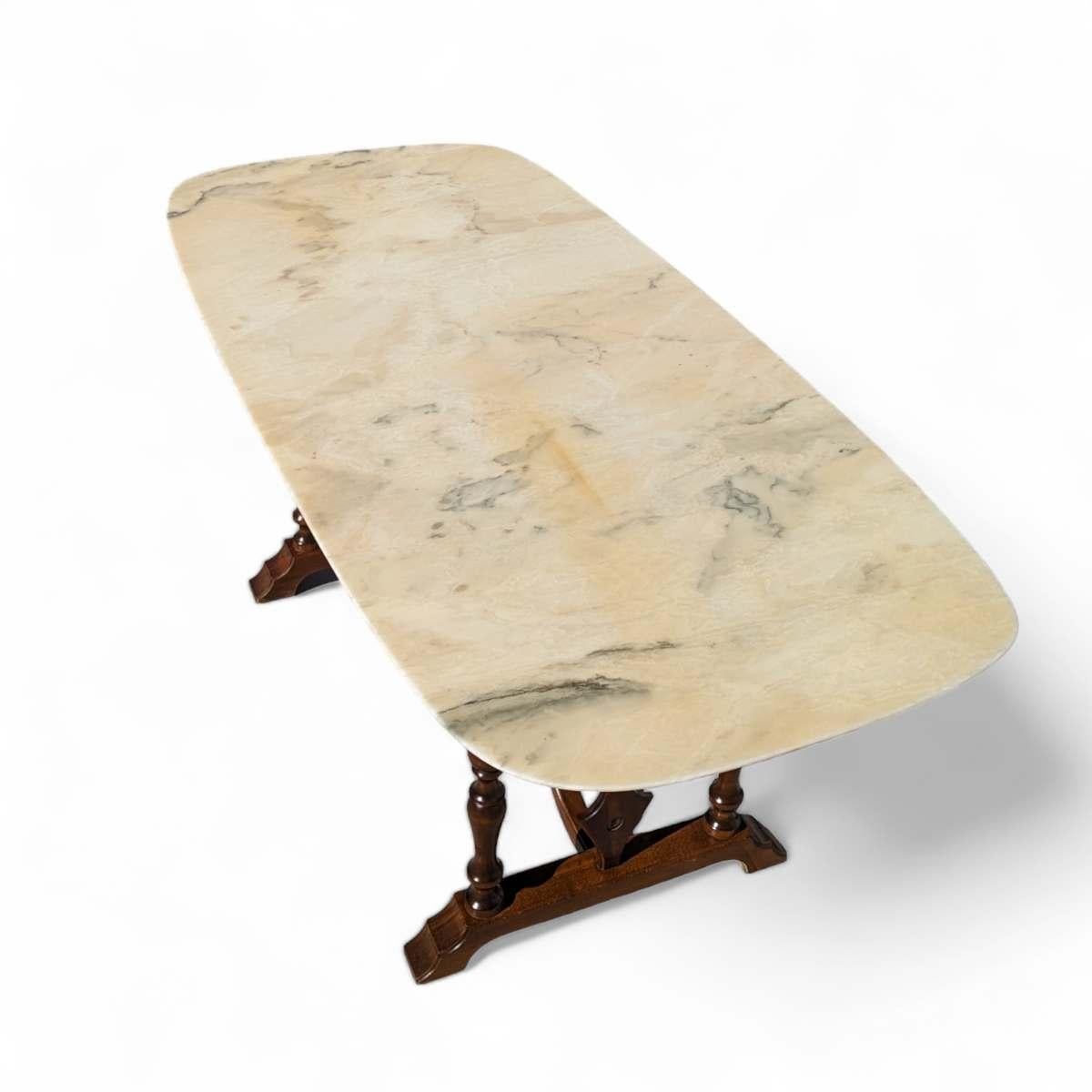 italien Table de salle à manger ancienne baroque à plateau de marbre - Style 17ème siècle Base en Wood Wood en vente