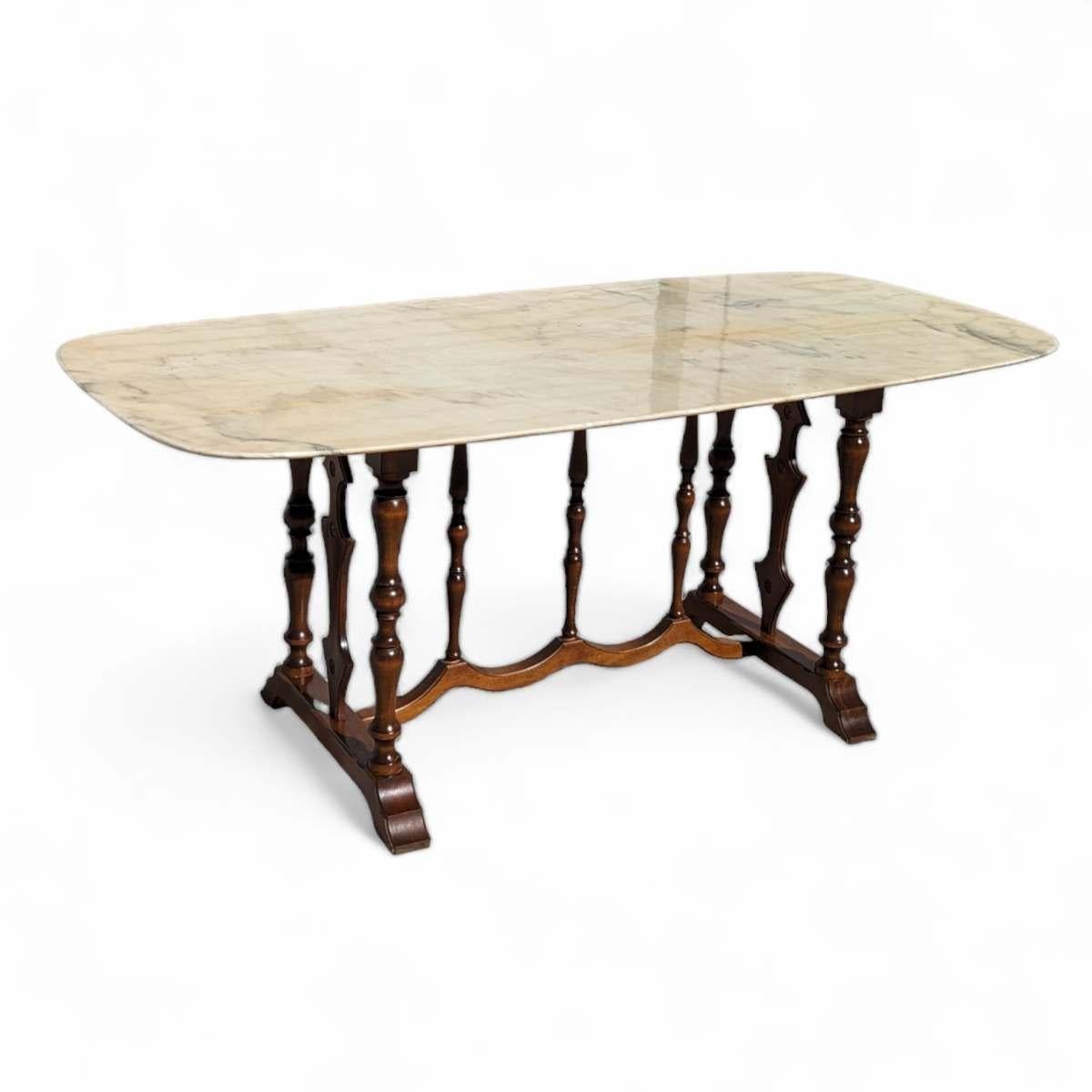 Marbre Table de salle à manger ancienne baroque à plateau de marbre - Style 17ème siècle Base en Wood Wood en vente