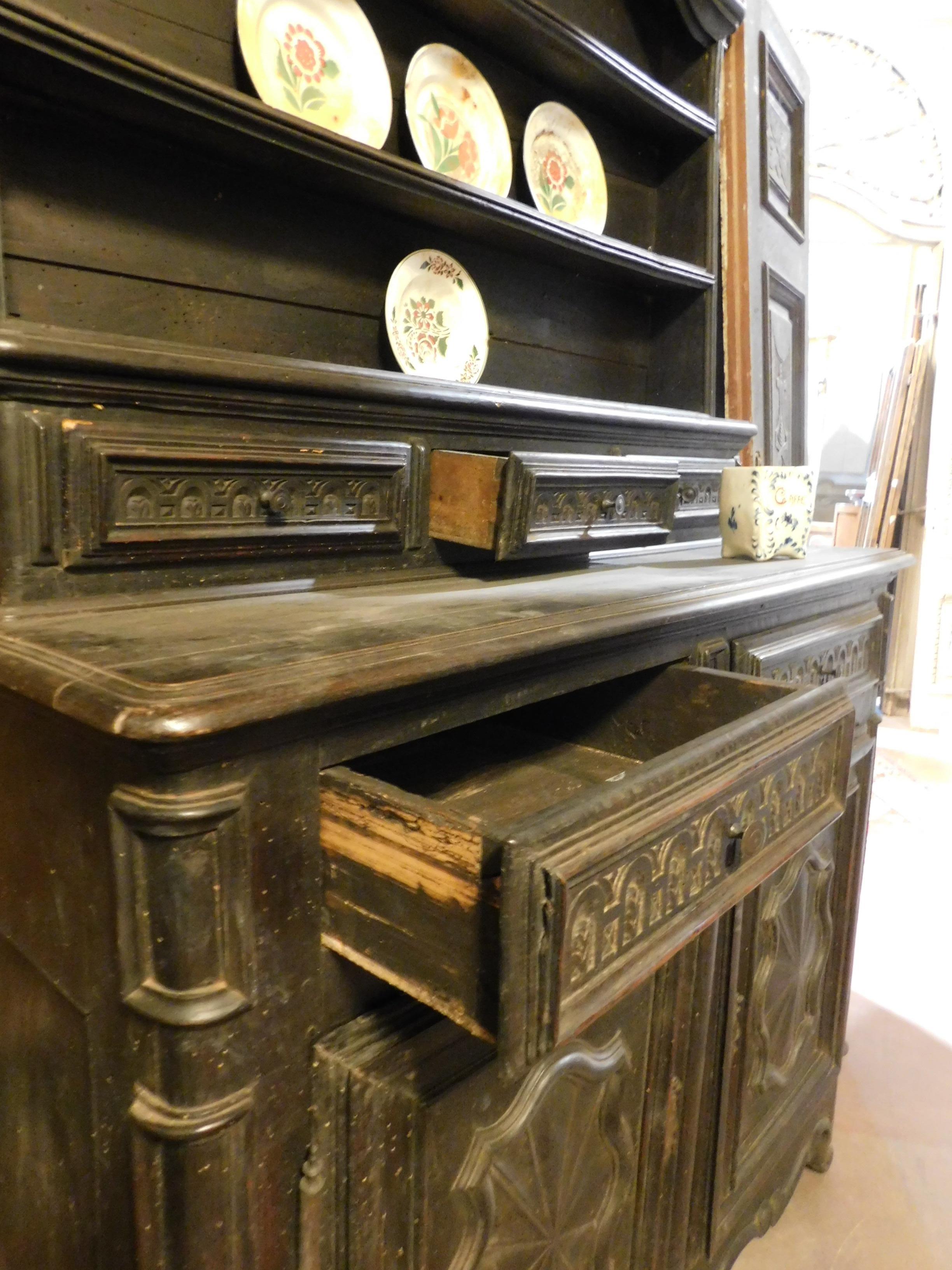 18th Century and Earlier Antique Baroque Plate Rack in Carved Walnut, 18th Century Italy