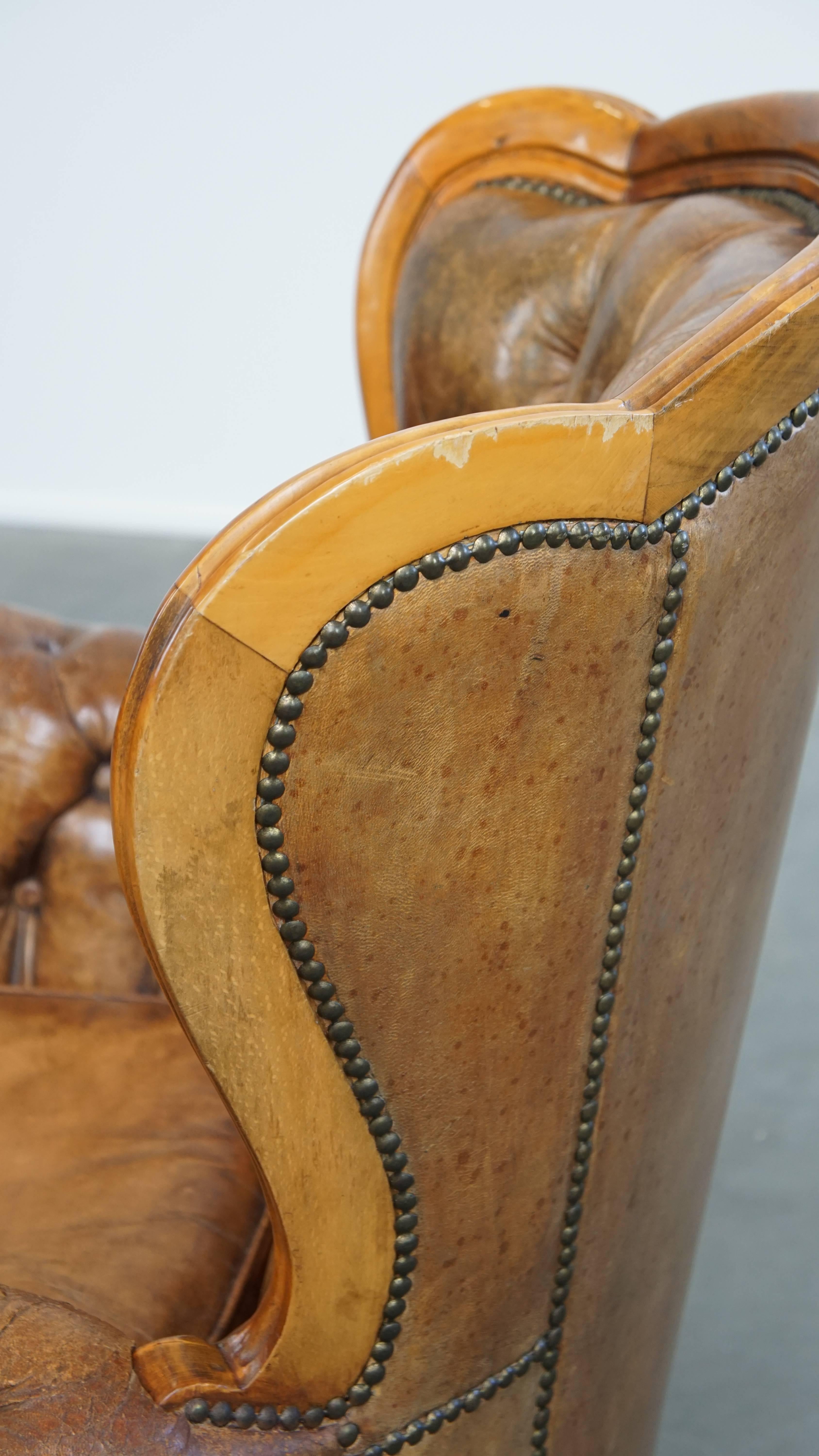 Antique Baroque Sheepskin Leather Chesterfield Armchair For Sale 7