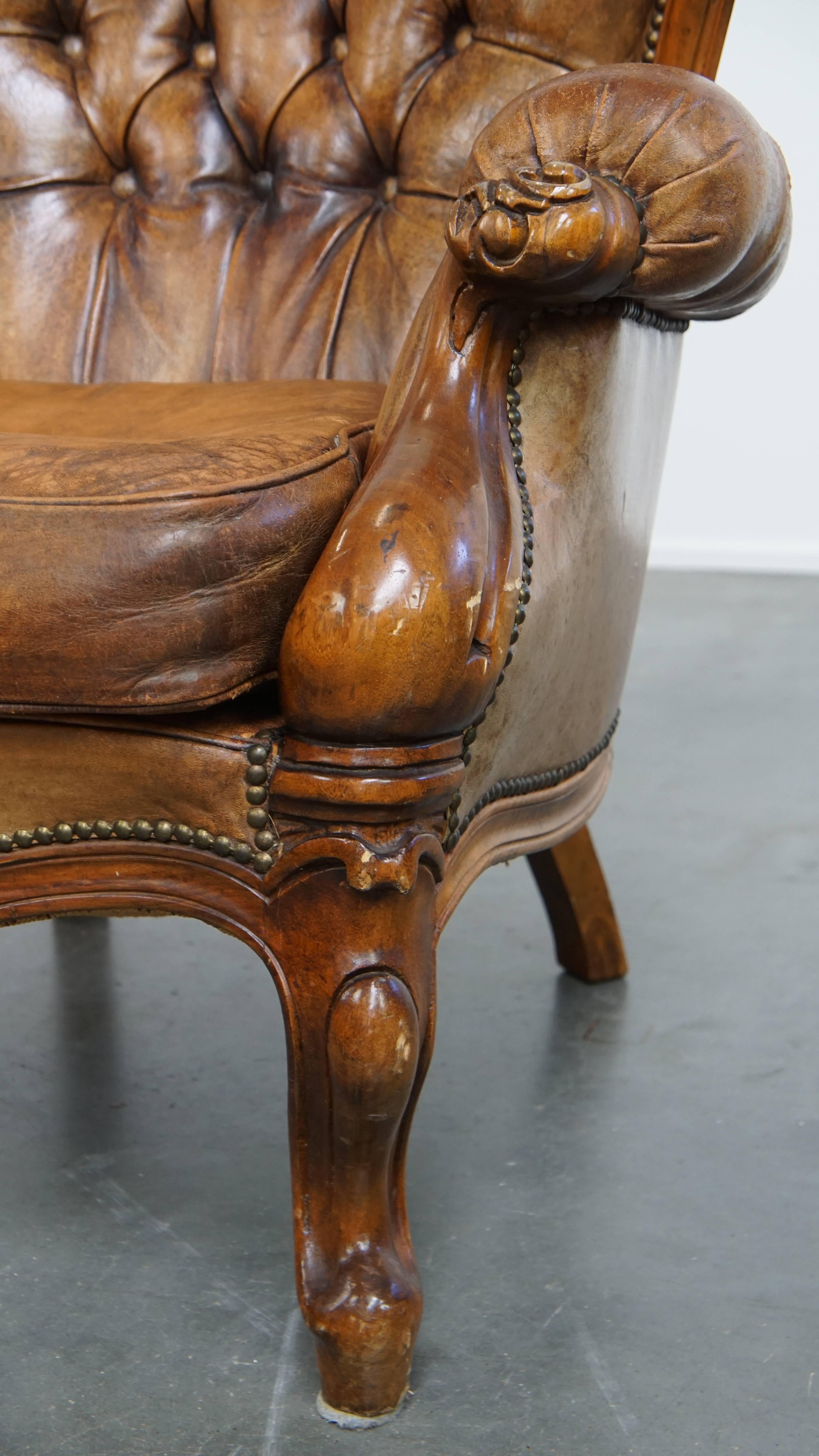 Antique Baroque Sheepskin Leather Chesterfield Armchair For Sale 4