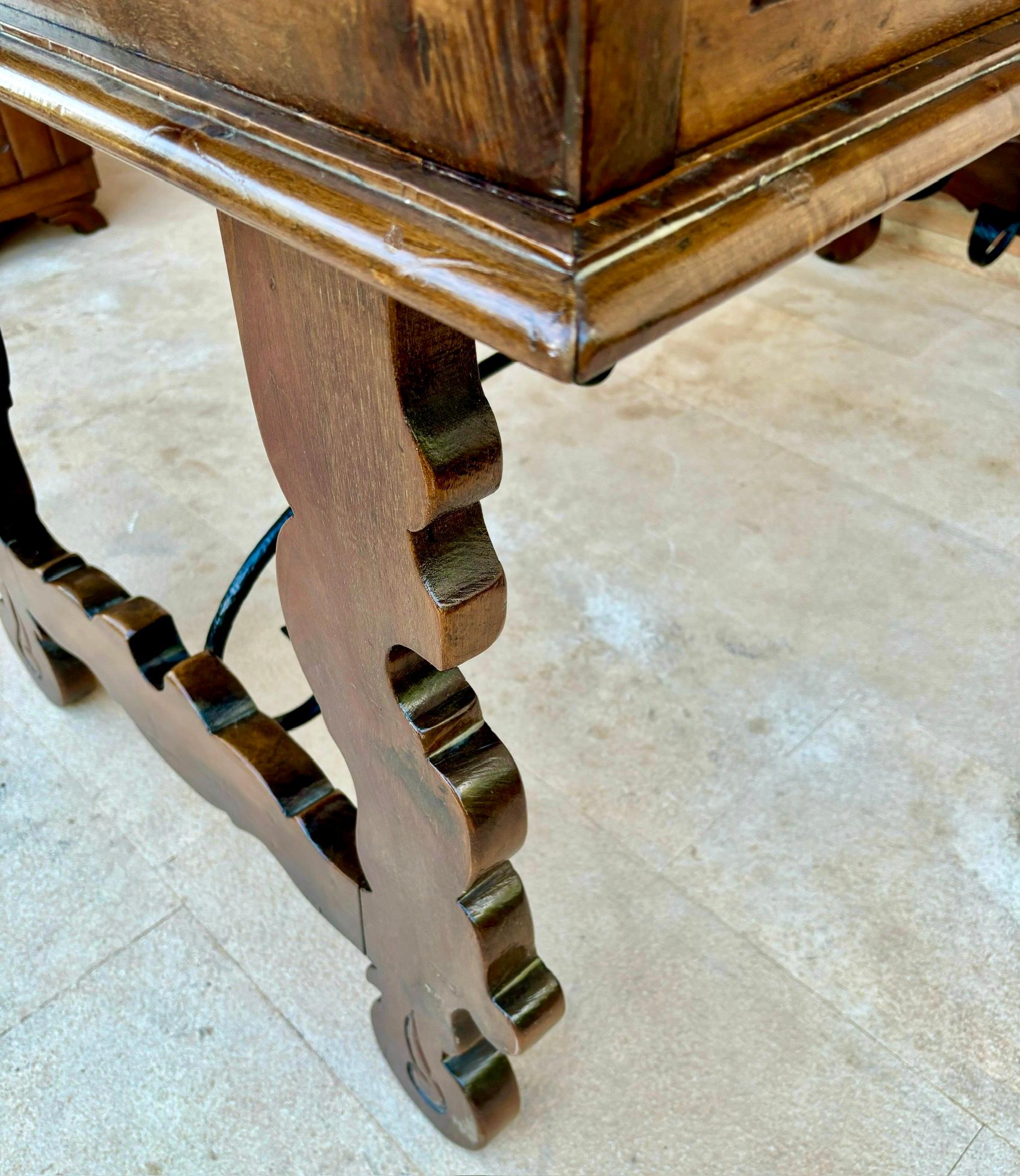 Antiker spanischer Barock-Schreibtisch im Angebot 7