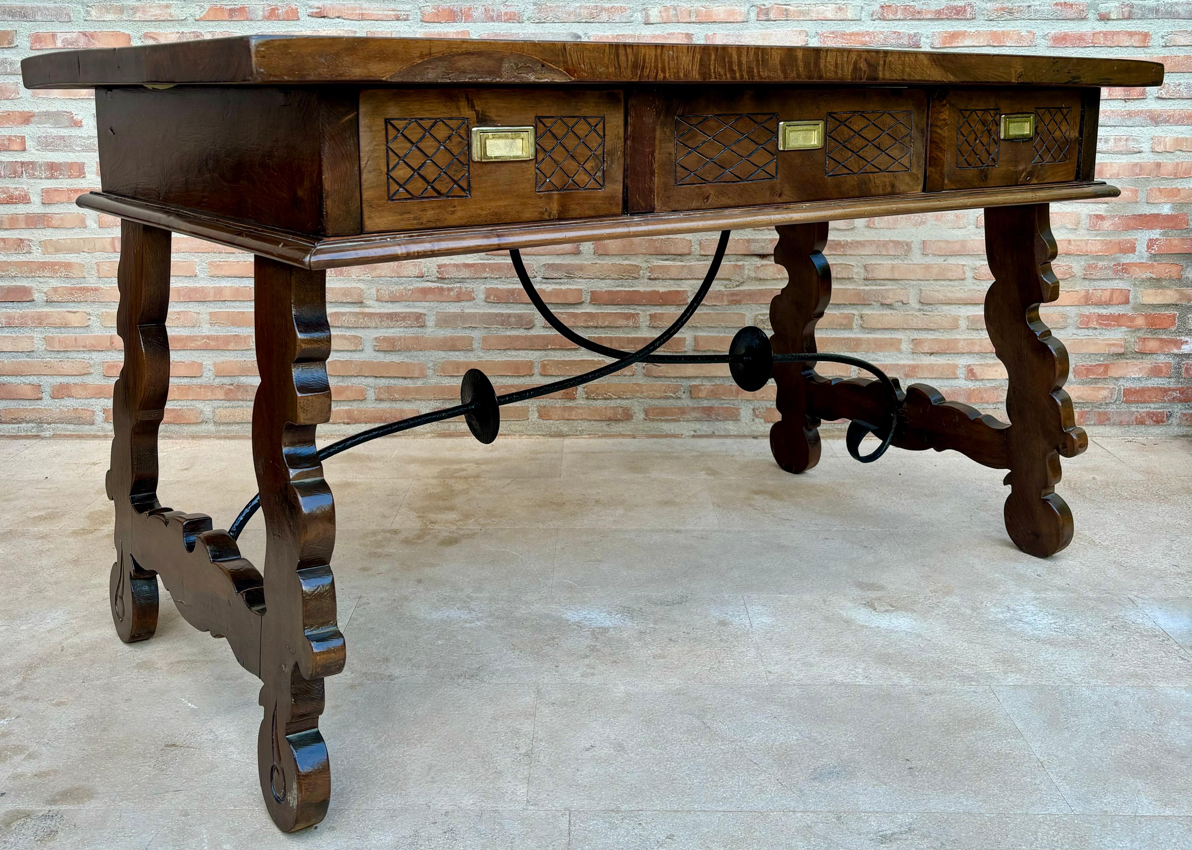 Antiker spanischer Barock-Schreibtisch im Angebot 1