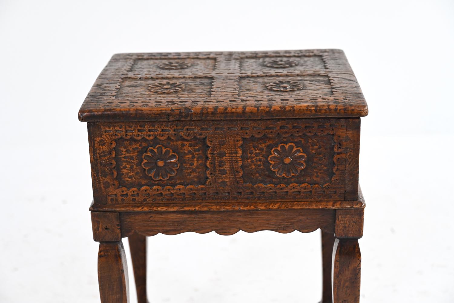 Antique Baroque-Style Carved Oak Bible Box In Good Condition In Norwalk, CT