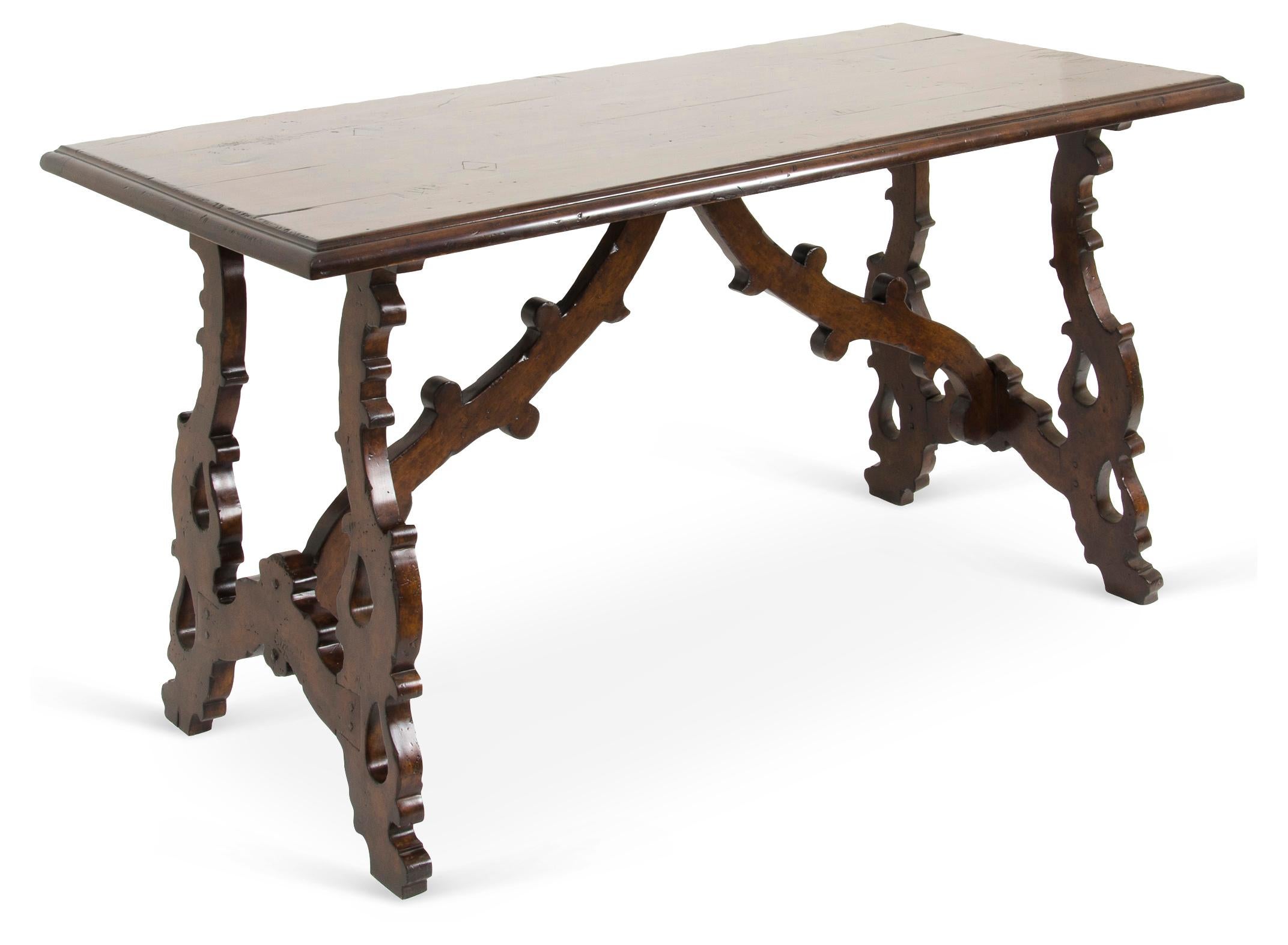 Veneer Antique style Baroque Walnut Dining Table For Sale