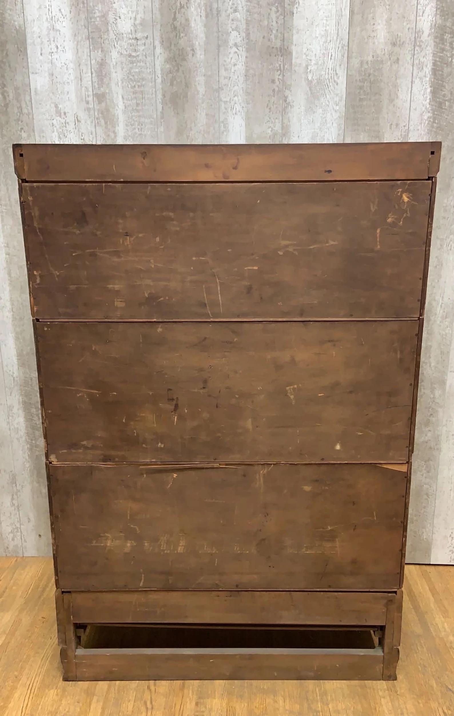Antique Barrister Style Bookcase / Glass-Covered Cupboard In Good Condition For Sale In Chicago, IL