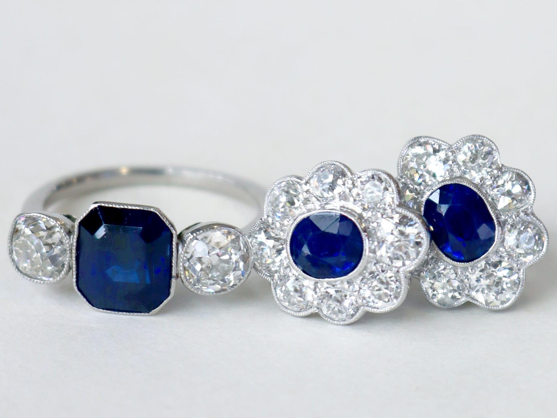 Antique Basaltic Sapphire and Diamond Cluster Earrings in White Gold In Excellent Condition For Sale In Jesmond, Newcastle Upon Tyne