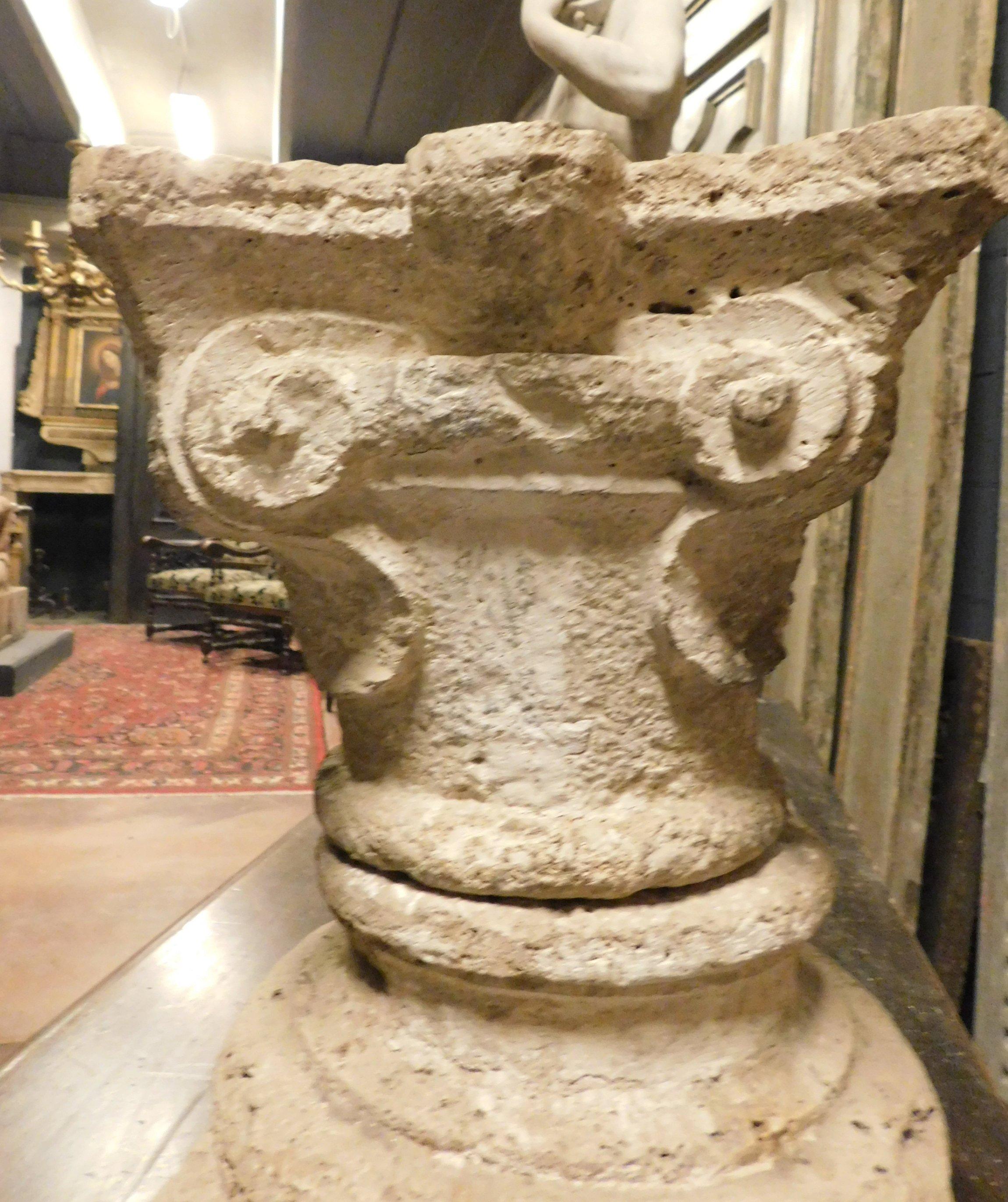 Antique Base and Capital of a Column, Carved Sandstone, 1700, Italy 1