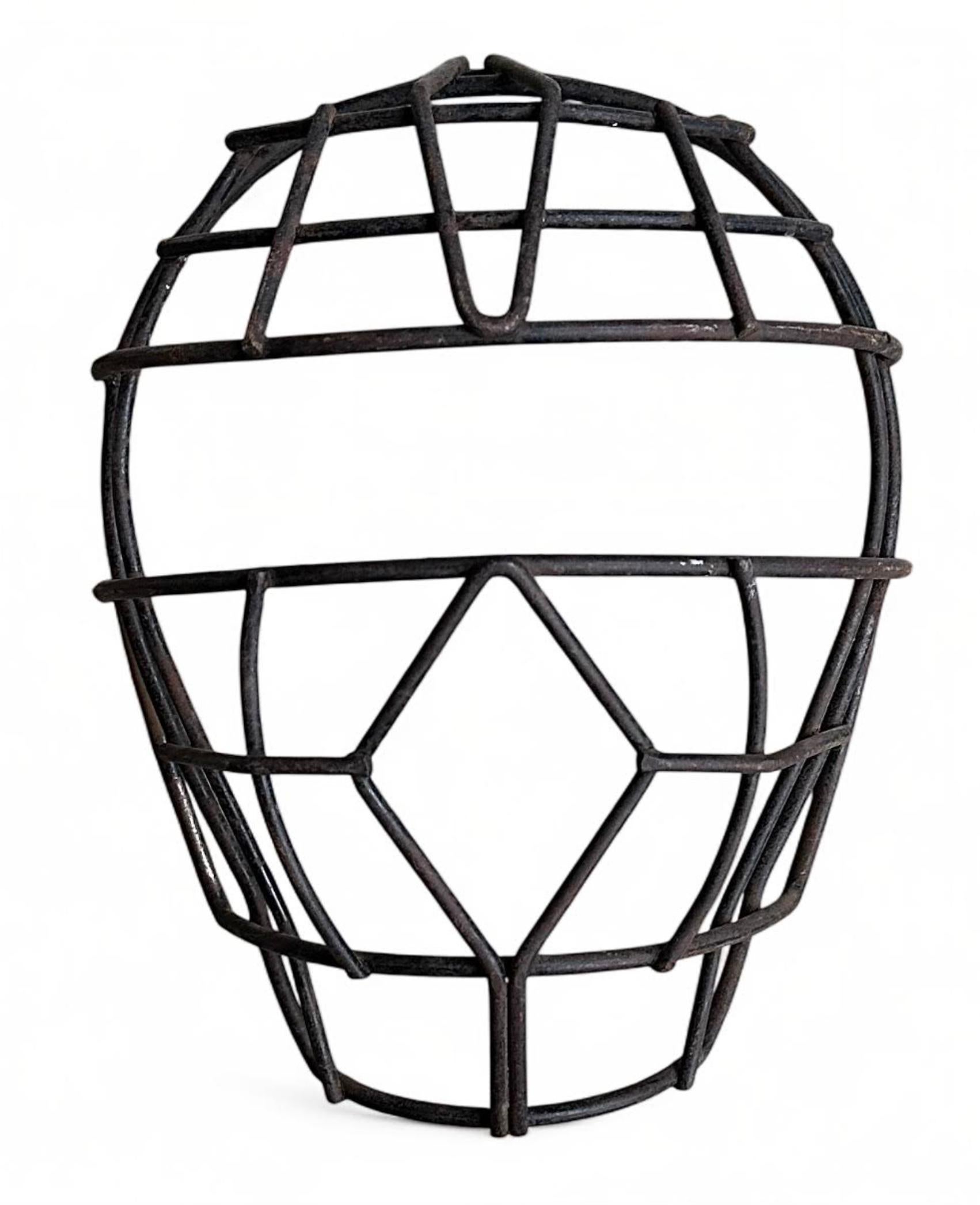 Collection de masques d'attrapeurs de baseball anciens (7) Bon état - En vente à Stamford, CT
