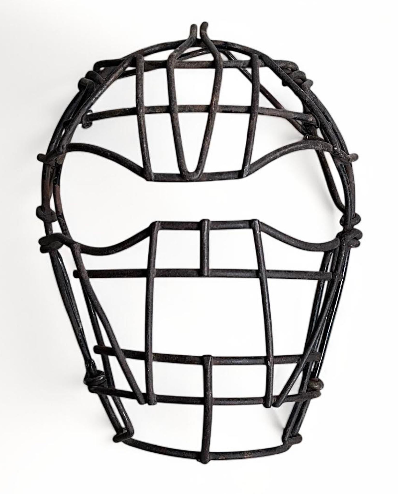 Métal Collection de masques d'attrapeurs de baseball anciens (7) en vente