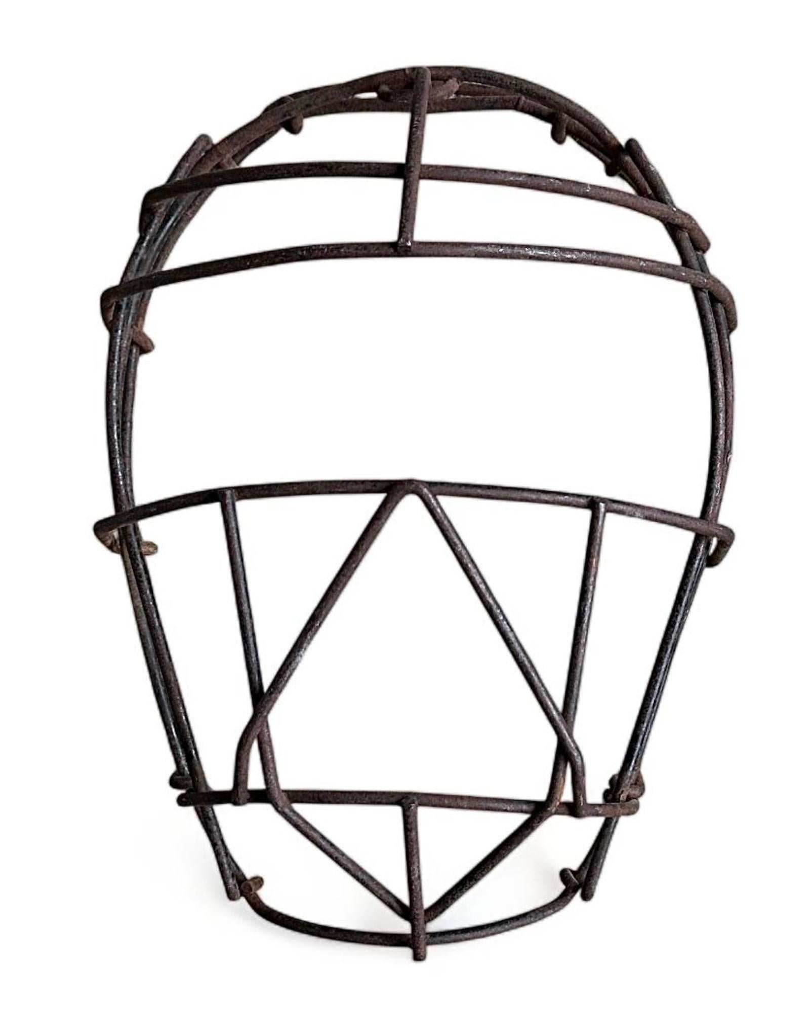 Collection de masques d'attrapeurs de baseball anciens (7) en vente 1