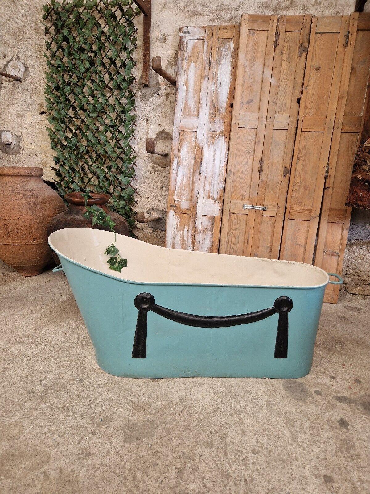 Antique Bathtub Zinc Lacquered French Bath In Good Condition In Buxton, GB