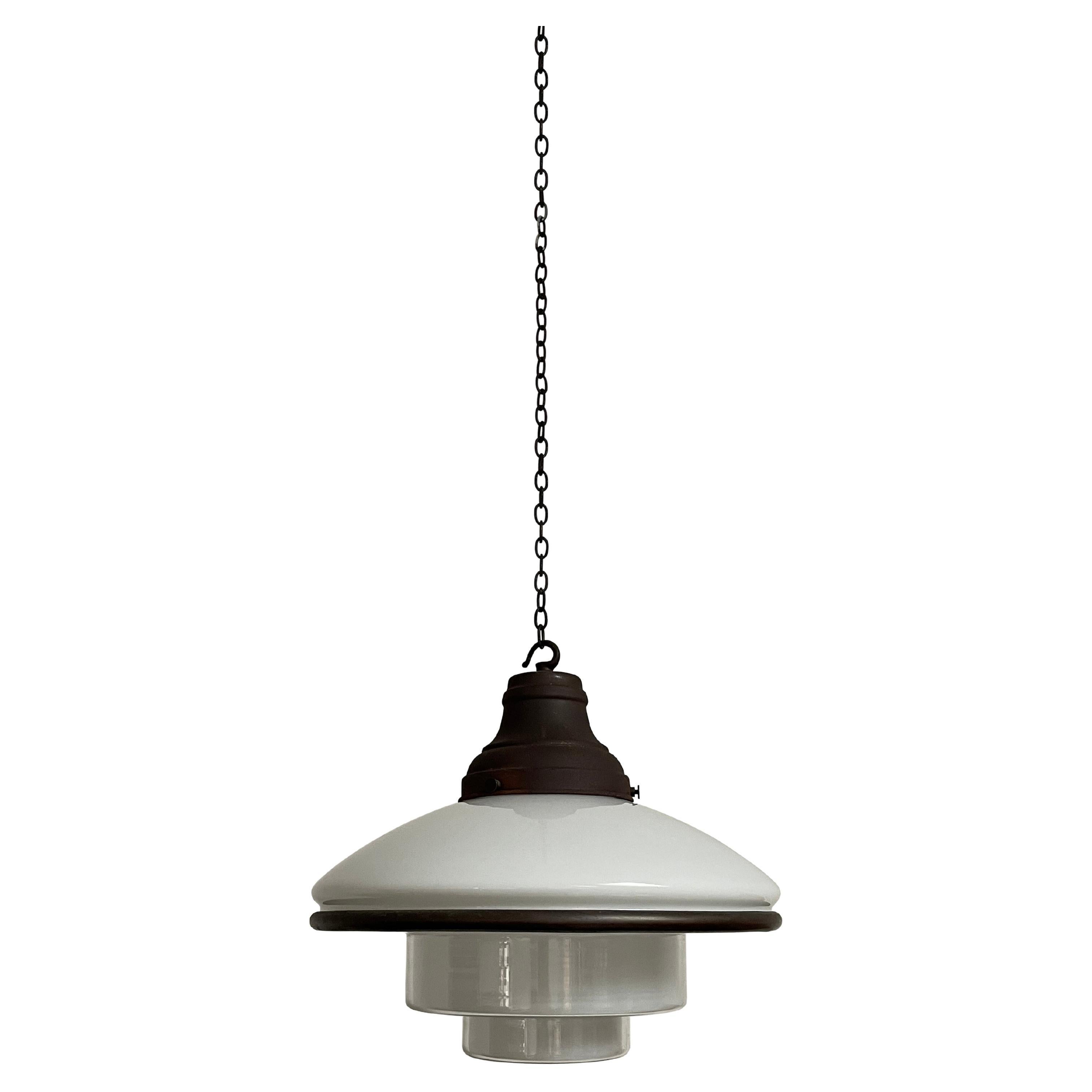 Antica lampada a sospensione da soffitto Bauhaus Sistrah in vetro lattiginoso opalino di Otto Muller