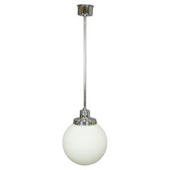 Lampe à suspension ancienne de style Bauhaus avec abat-jour en verre opalin