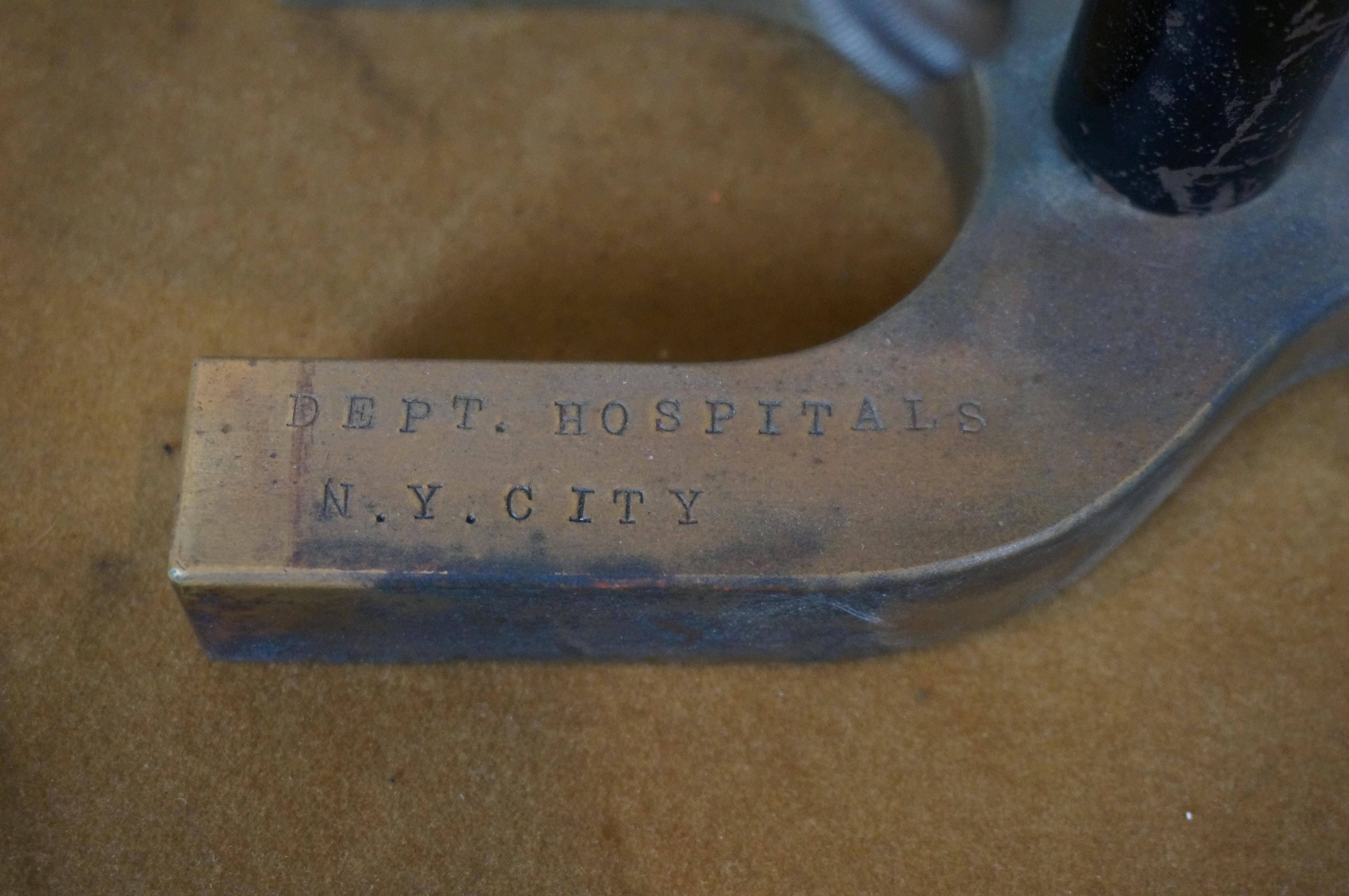 Antikes Bausch & Lomb NYC Hospital Messing Monocular Mikroskop & Etui, NYC Hospital 3