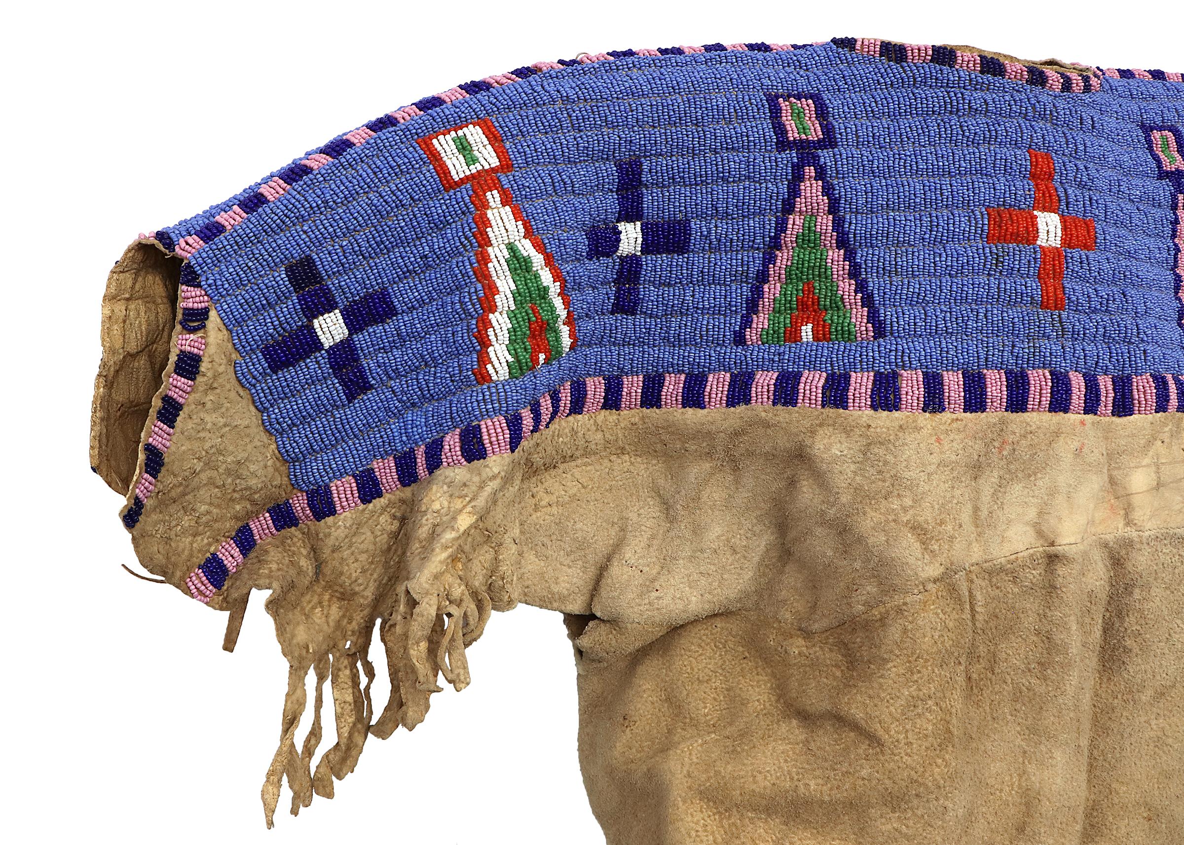 Amérindien Robe et jambières anciennes en perles pour Child & Child, Sioux (Indiens des plaines) vers 1900, bleu en vente