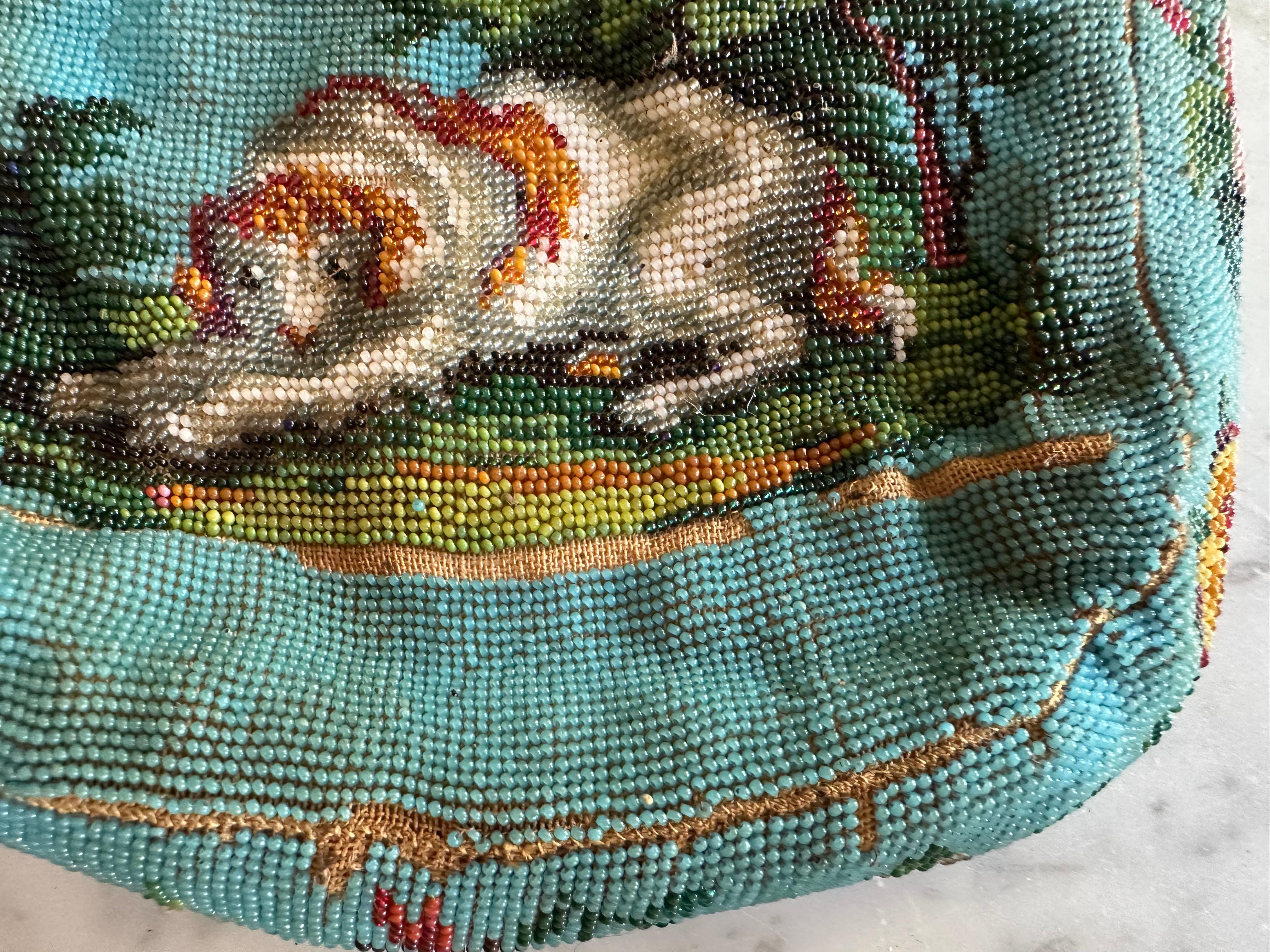 Ancienne bourse à cordon perlé avec motif de chien et de perroquet - Allemagne, vers 1850 en vente 6