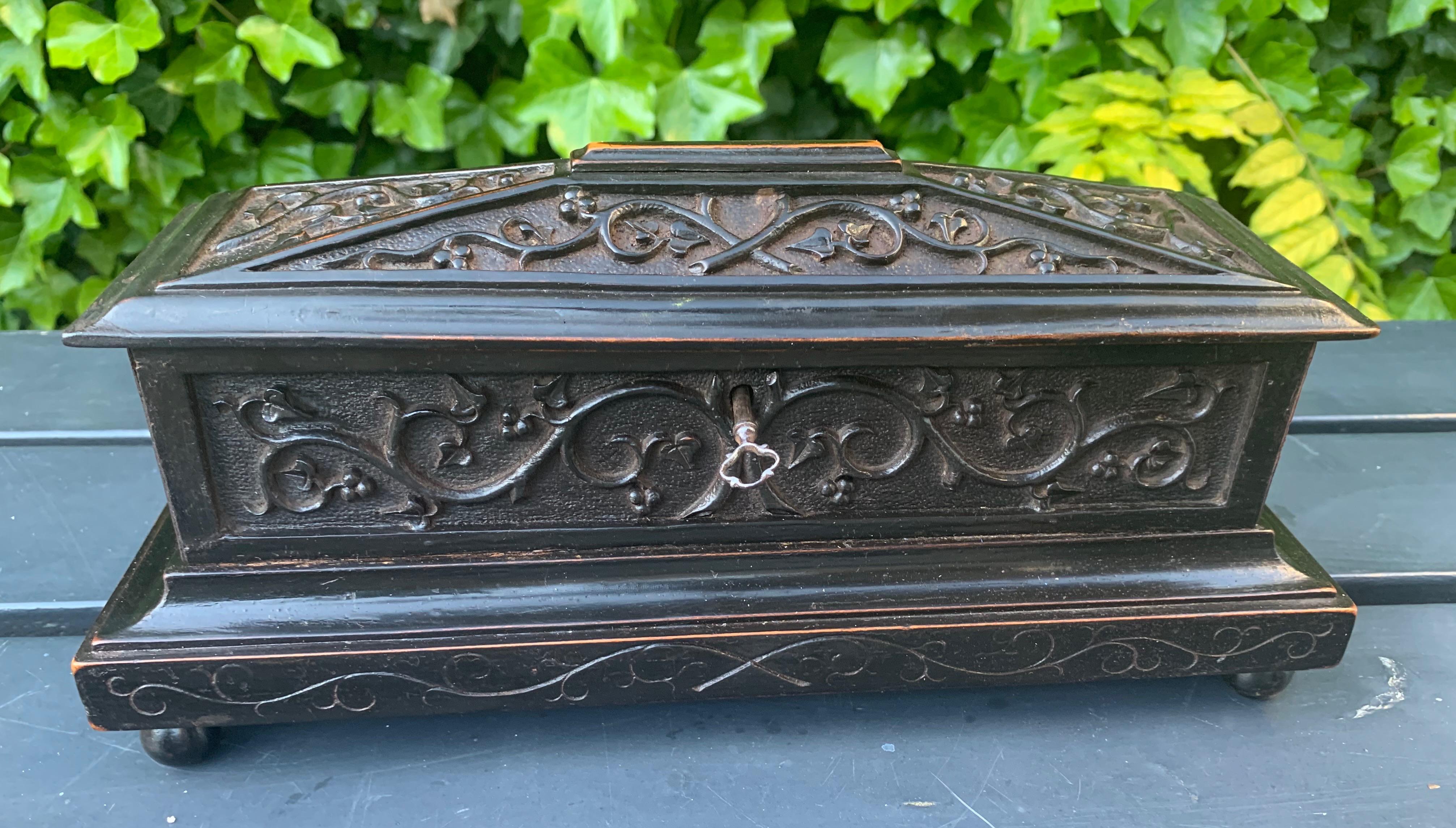 Beautiful and rare Gothic Revival box from France. 

If you are a collector of antique boxes or if you are looking for an extraordinary box to grace your vanity or dressing table then this quality made specimen in the Gothic style could be perfect.