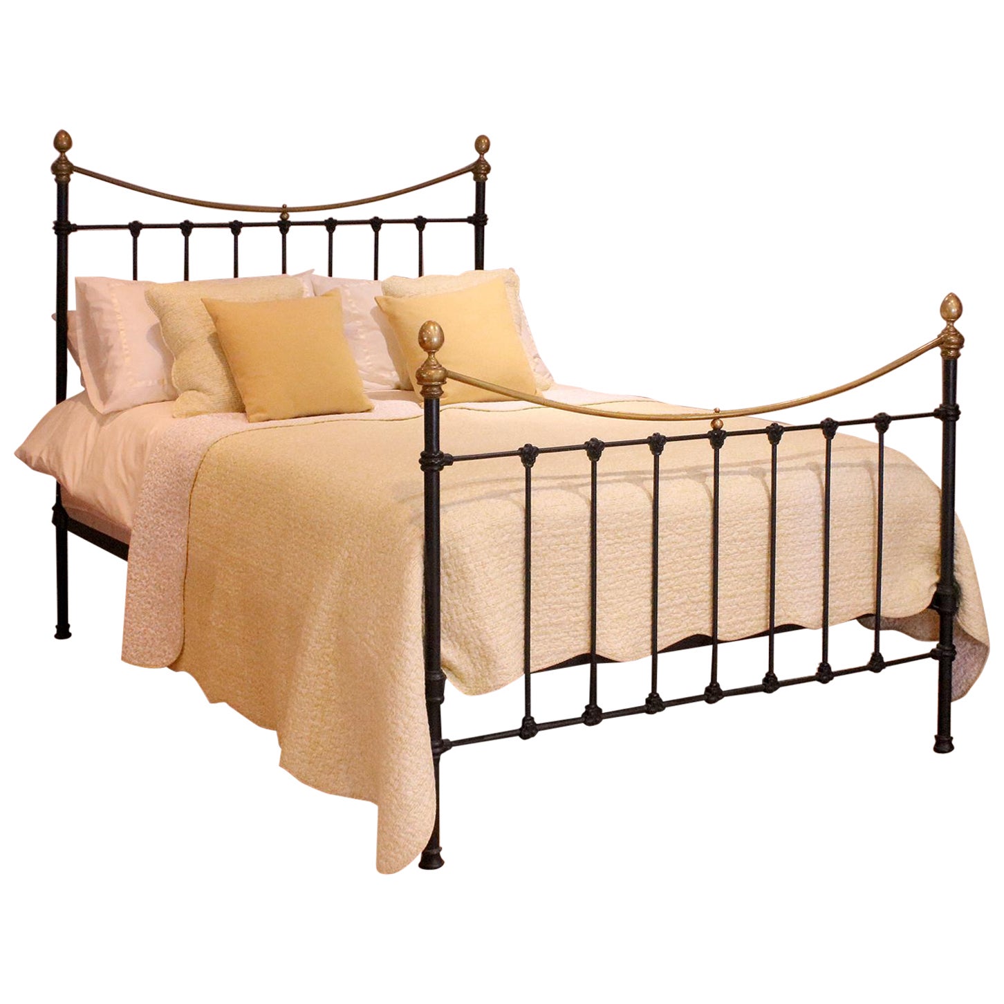 Antique Bed in Black MK243