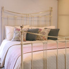 Antique Bed in Cream MK245