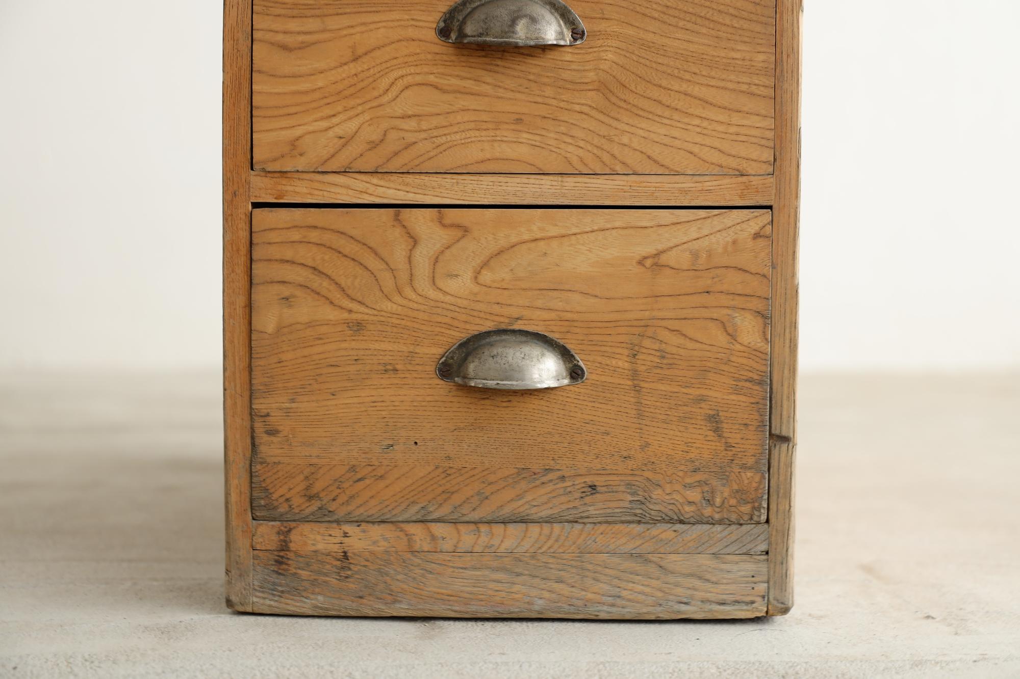 Antike Nachttisch-Beistellschrank, kleiner Schrank, japanische antike im Zustand „Gut“ im Angebot in Katori-Shi, 12