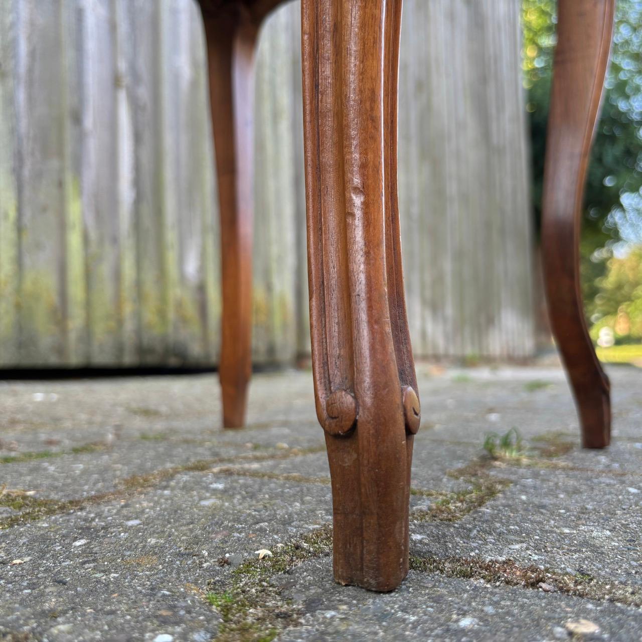 Meuble de chevet ancien  L'Art nouveau vers 1900  Noyer et marbre en vente 5
