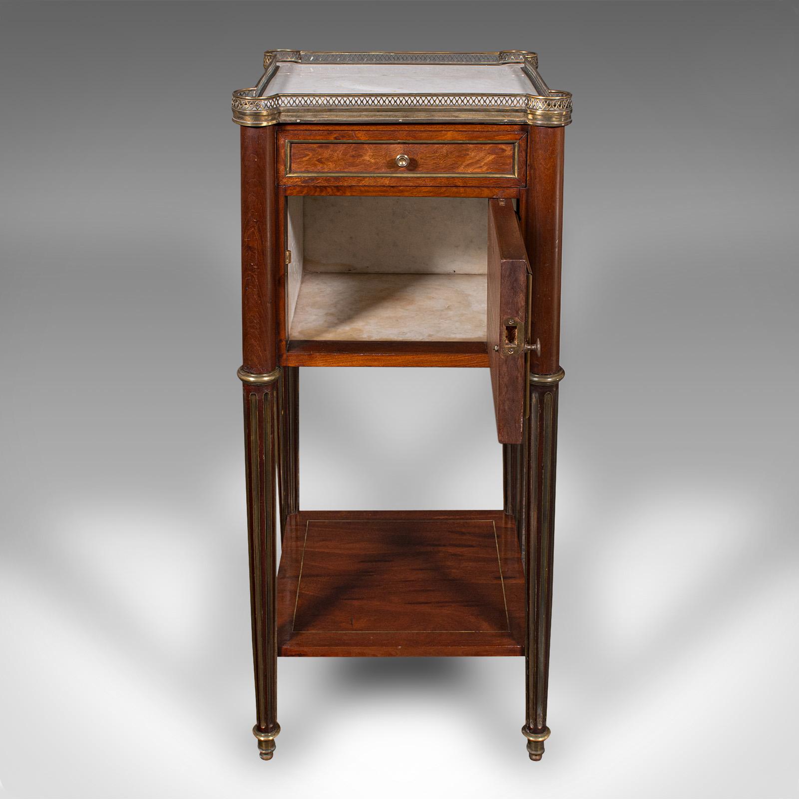 Français Ancienne table de chevet, française, noyer, marbre, table de nuit, victorienne, Circa 1840 en vente