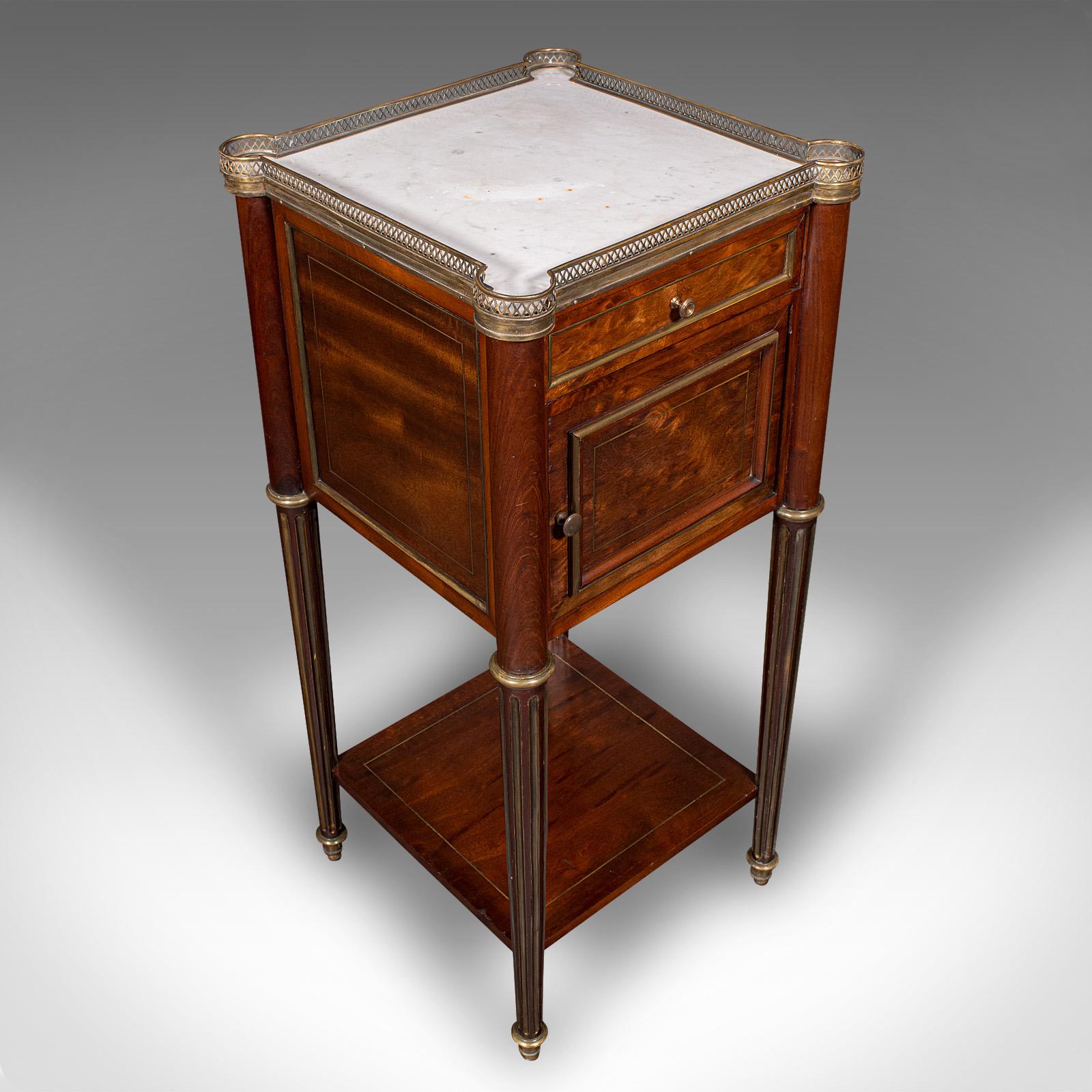 Ancienne table de chevet, française, noyer, marbre, table de nuit, victorienne, Circa 1840 en vente 1