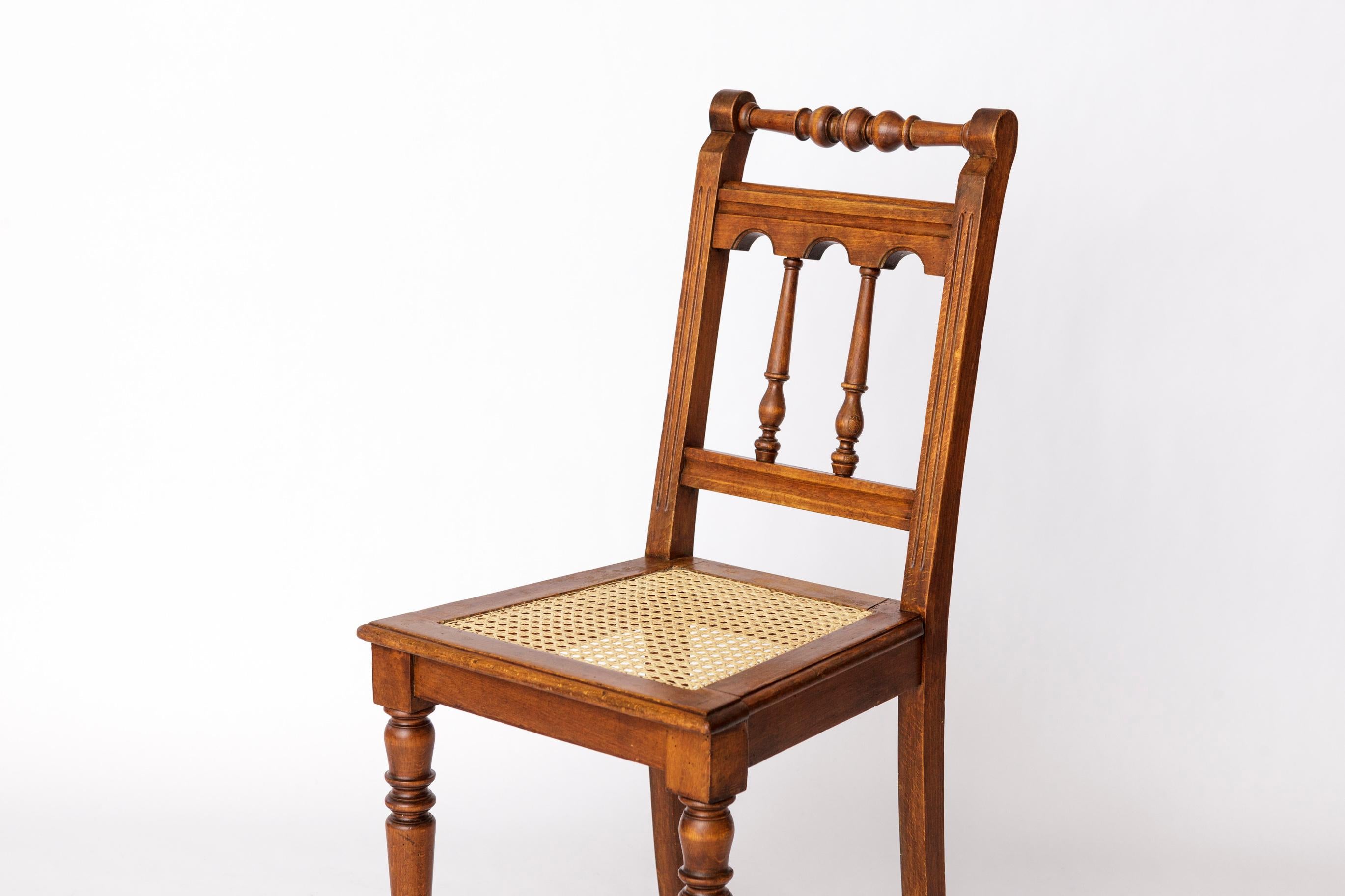 Hêtre Chaise ancienne en hêtre avec assise en cannage viennois - Chaise vintage tissée des années 1940 en vente