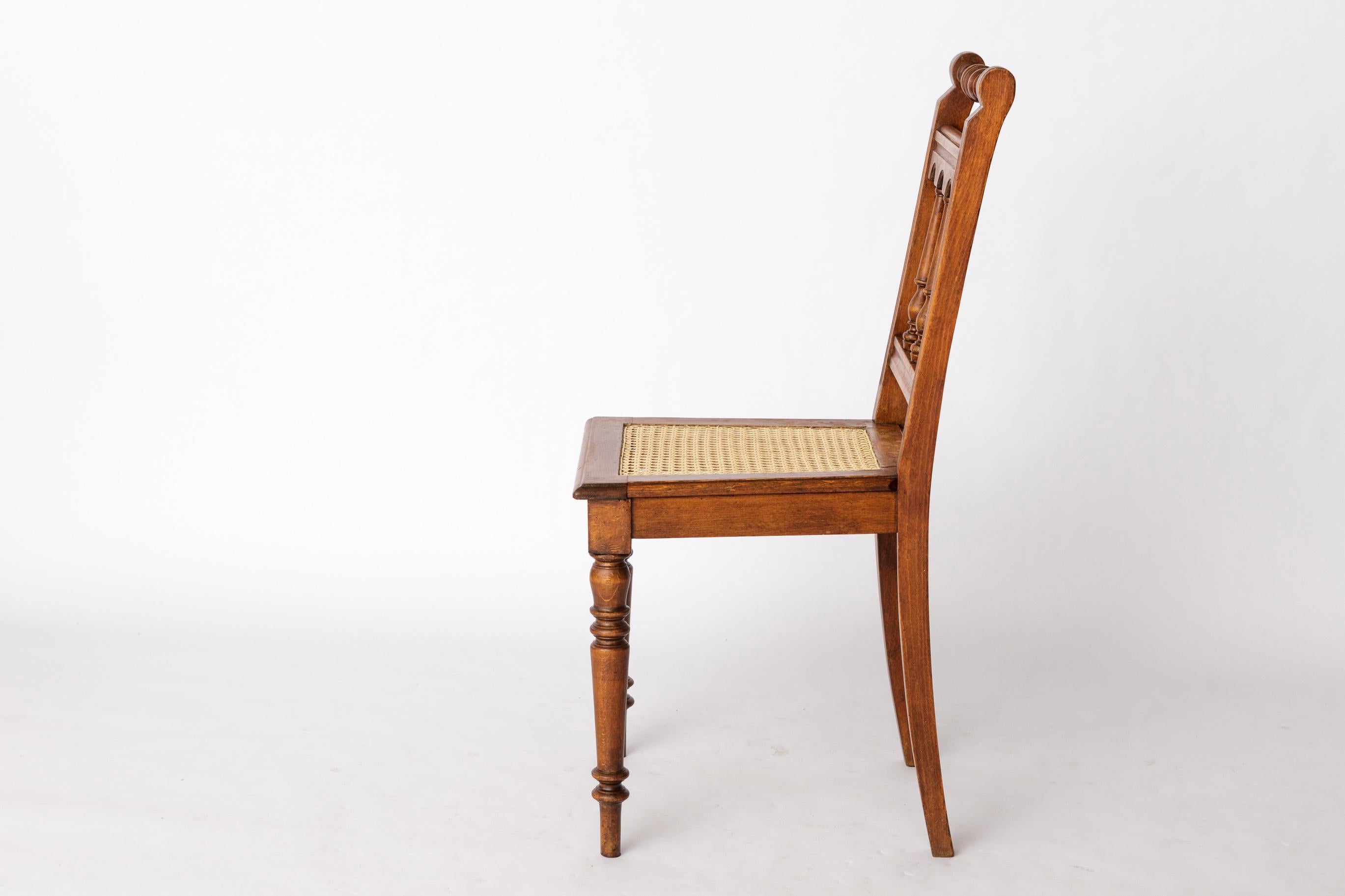 Chaise ancienne en hêtre avec assise en cannage viennois - Chaise vintage tissée des années 1940 en vente 1
