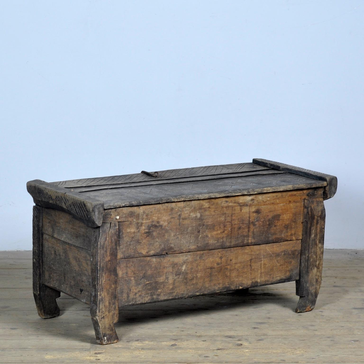Antique beech Shepherd’s Chest, 1820s 4