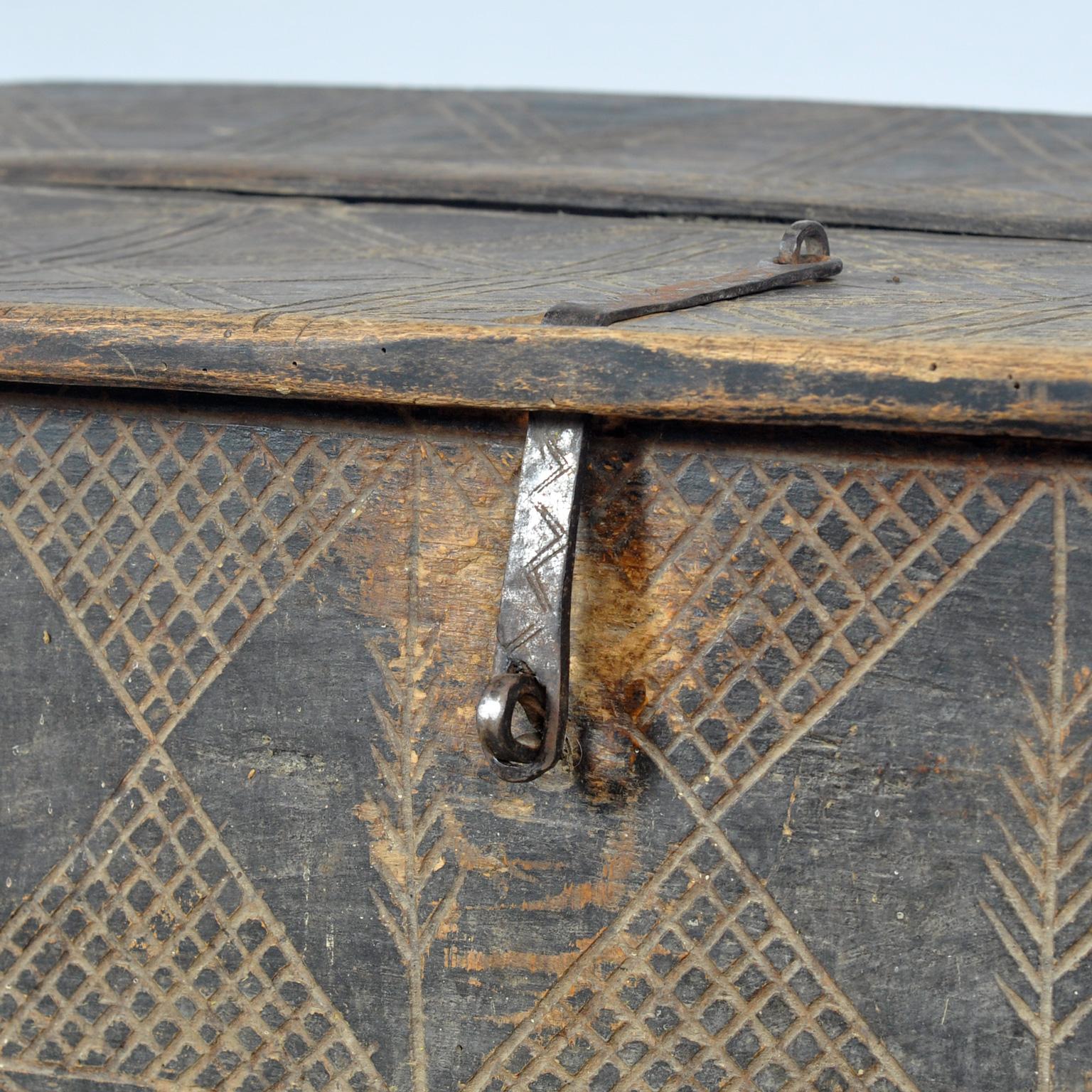 Antique beech Shepherd’s Chest, 1820s 4
