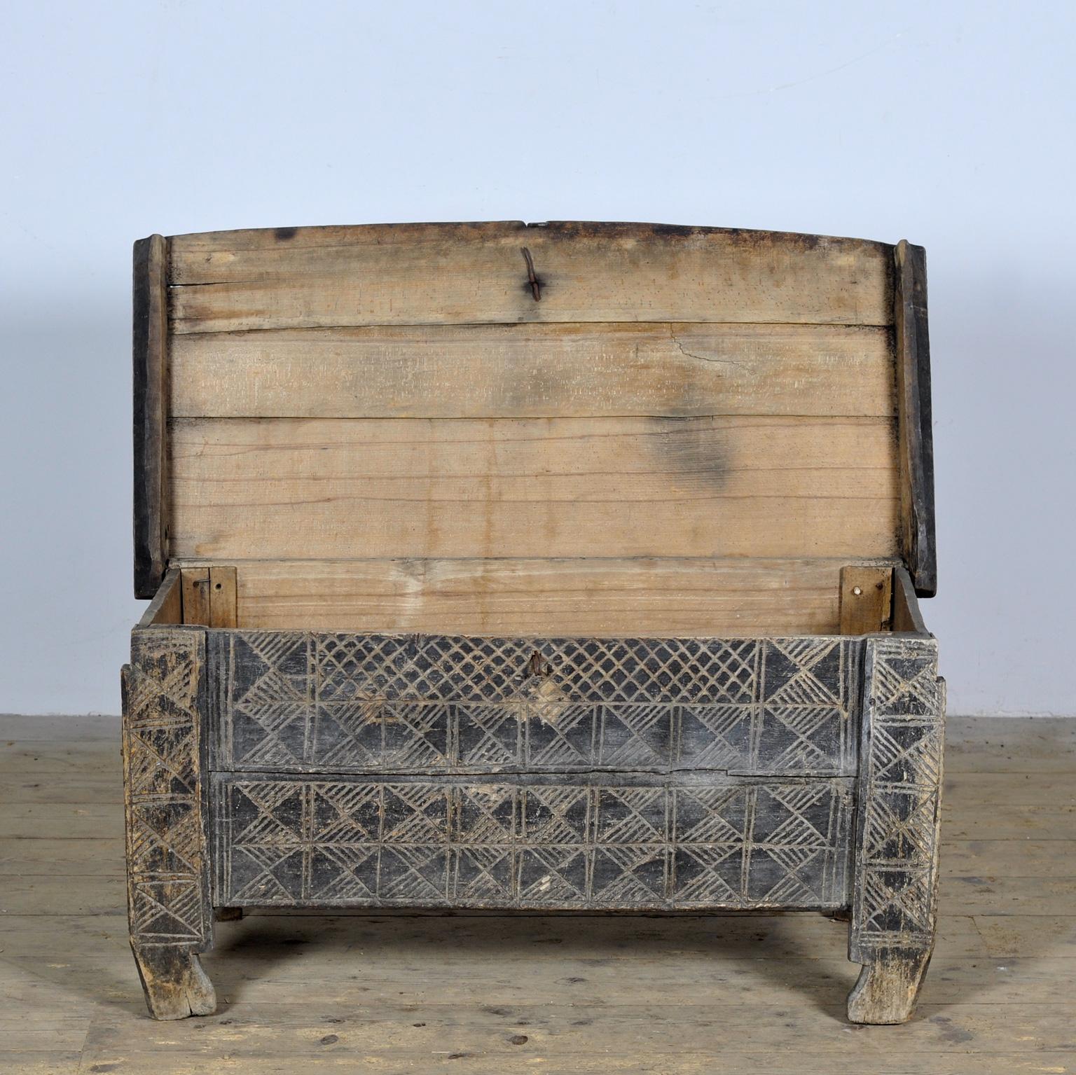 Hand-Carved Antique beech Shepherd’s Chest, 1820s