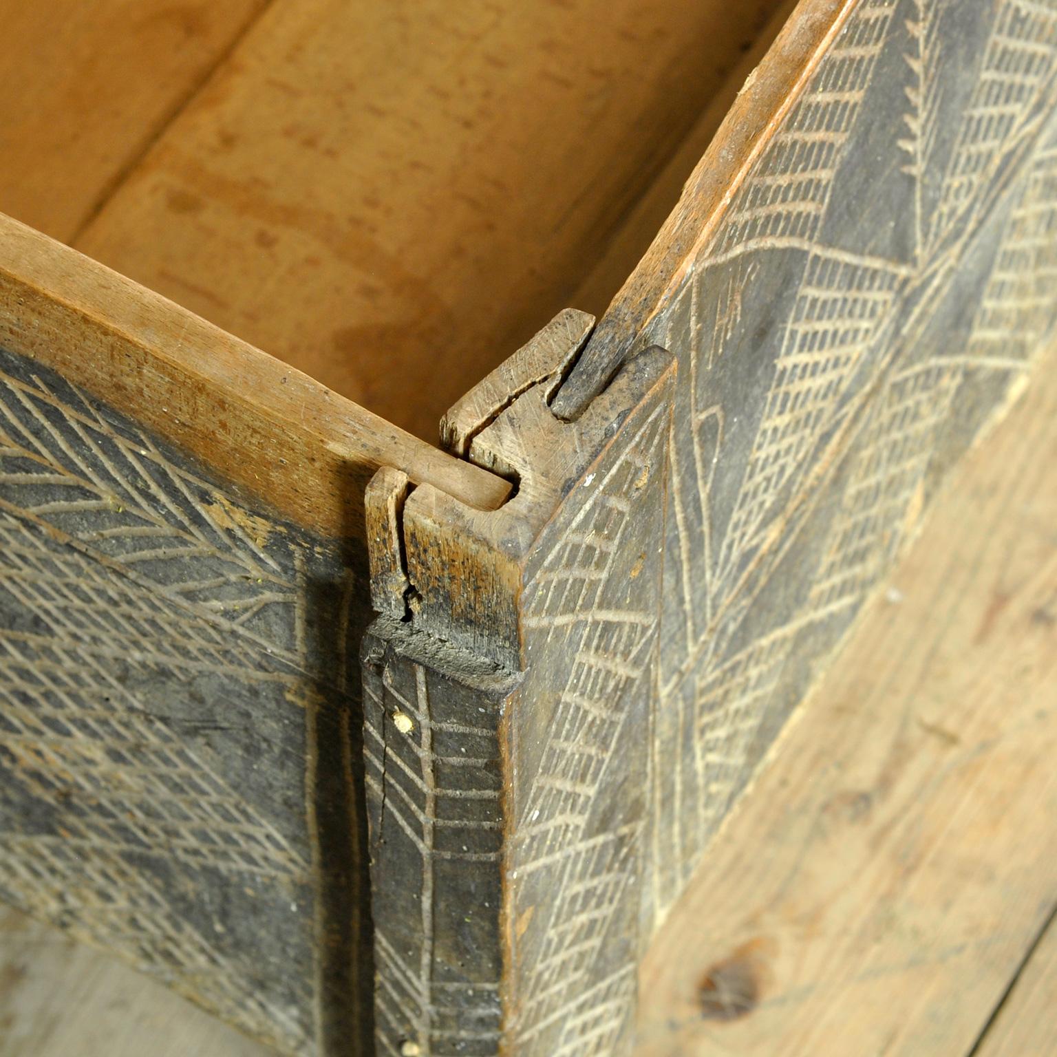 Early 19th Century Antique beech Shepherd’s Chest, 1820s