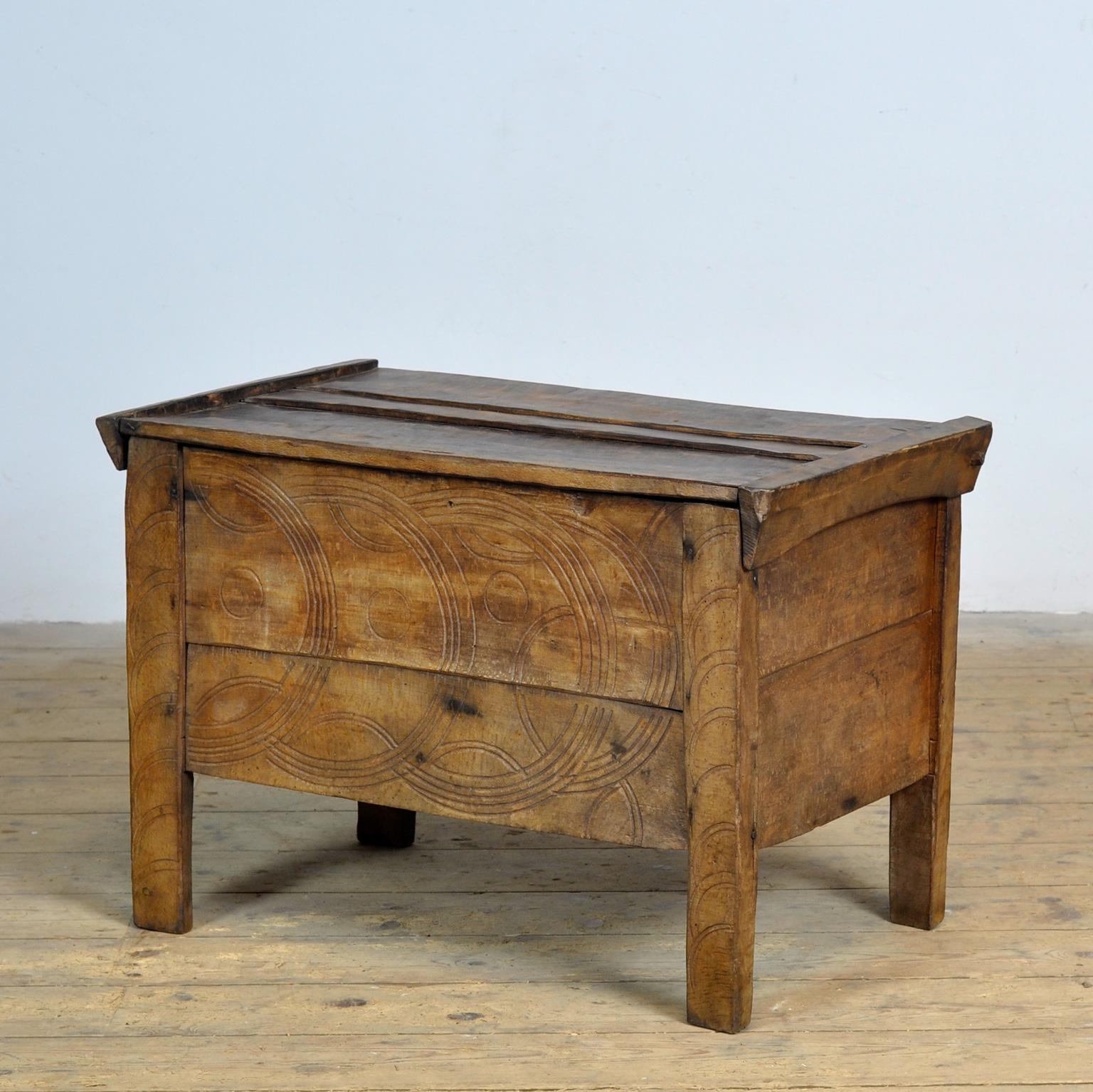 Romanian Antique beech Shepherd’s Chest, 1850s
