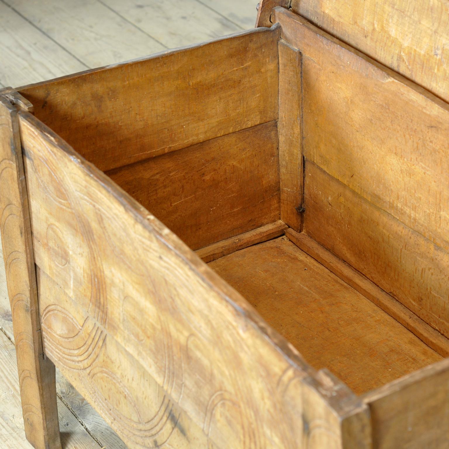 Mid-19th Century Antique beech Shepherd’s Chest, 1850s